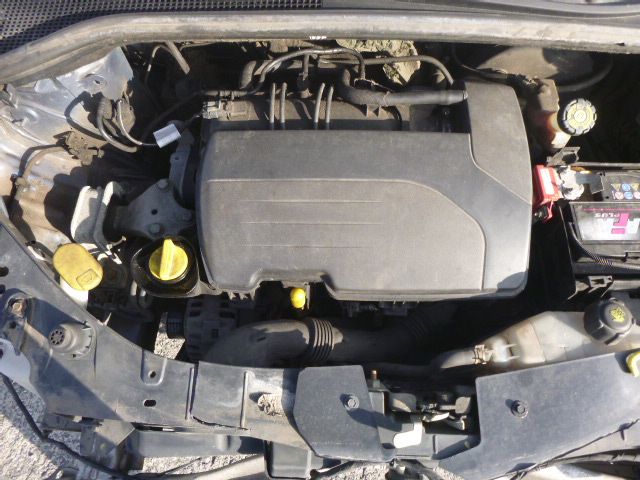 1. Motor Renault Clio