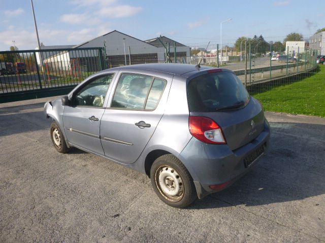 pare choc arr + capteurs Renault Clio