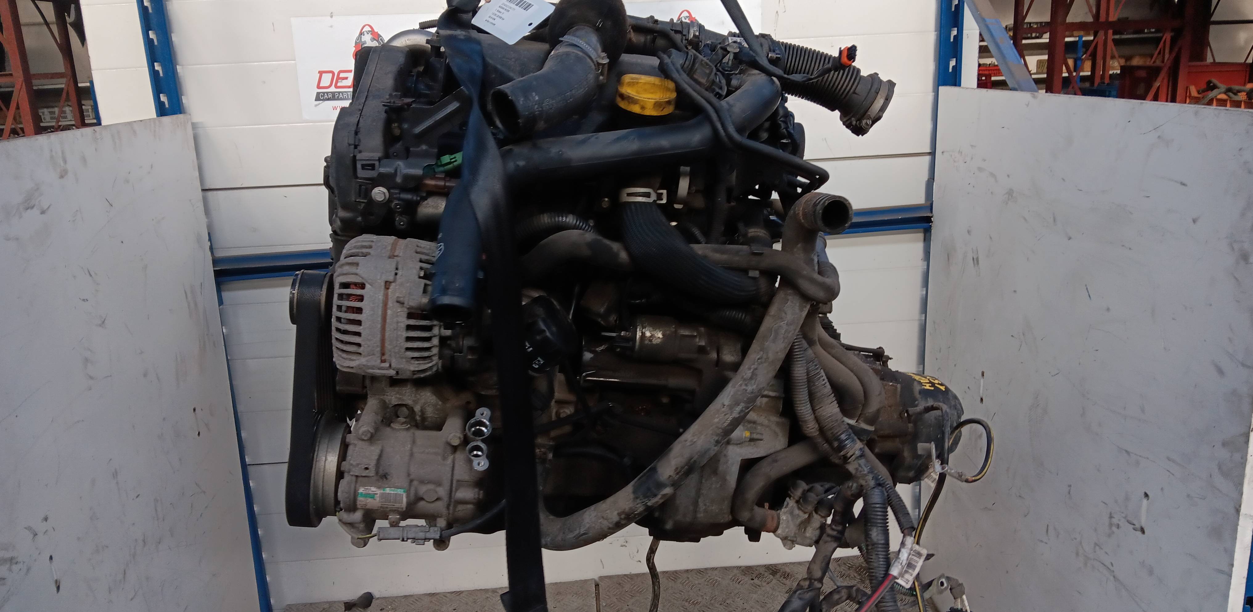 1. Motor Nissan NV200