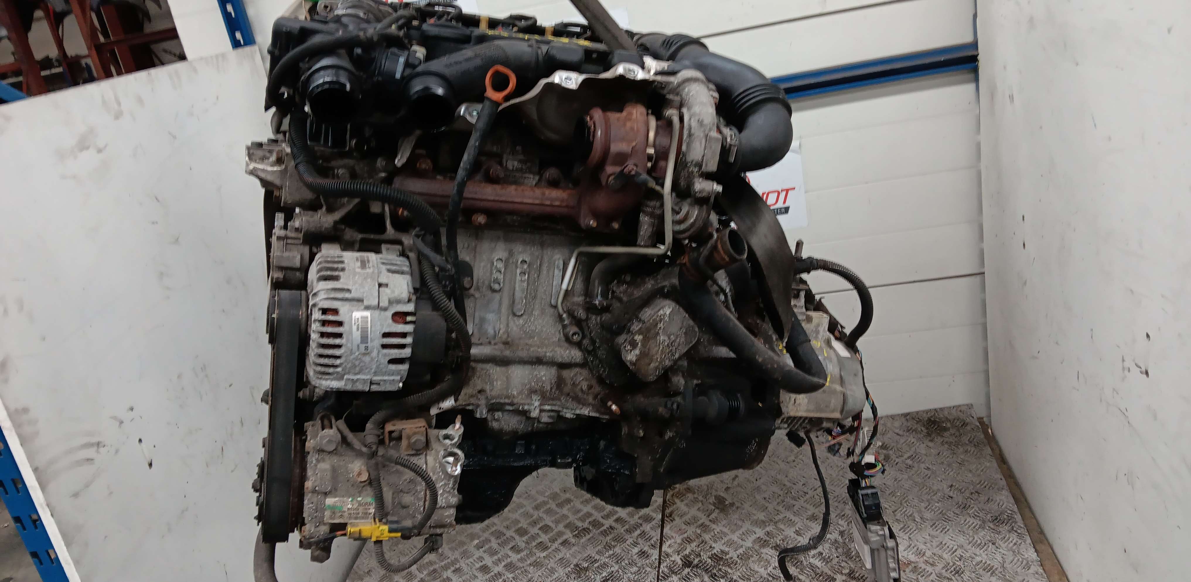 1. Motor Peugeot 308