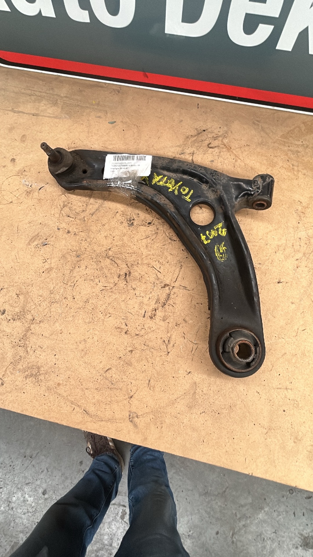 Draagarm links voor Toyota YARIS II 2005 - 11