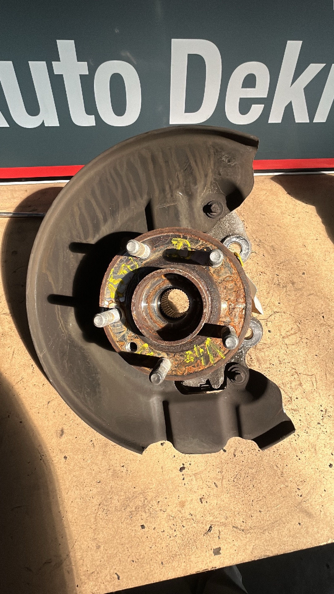 Fusee rechts voor Volvo V40