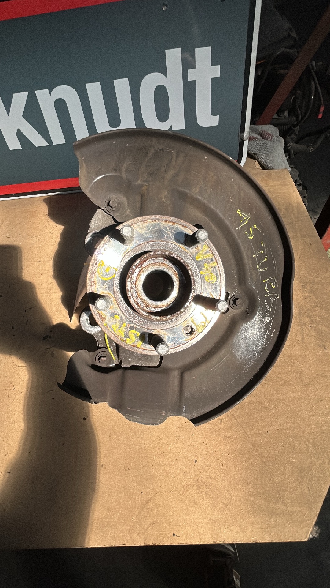 Veerpoot links voor Volvo V40