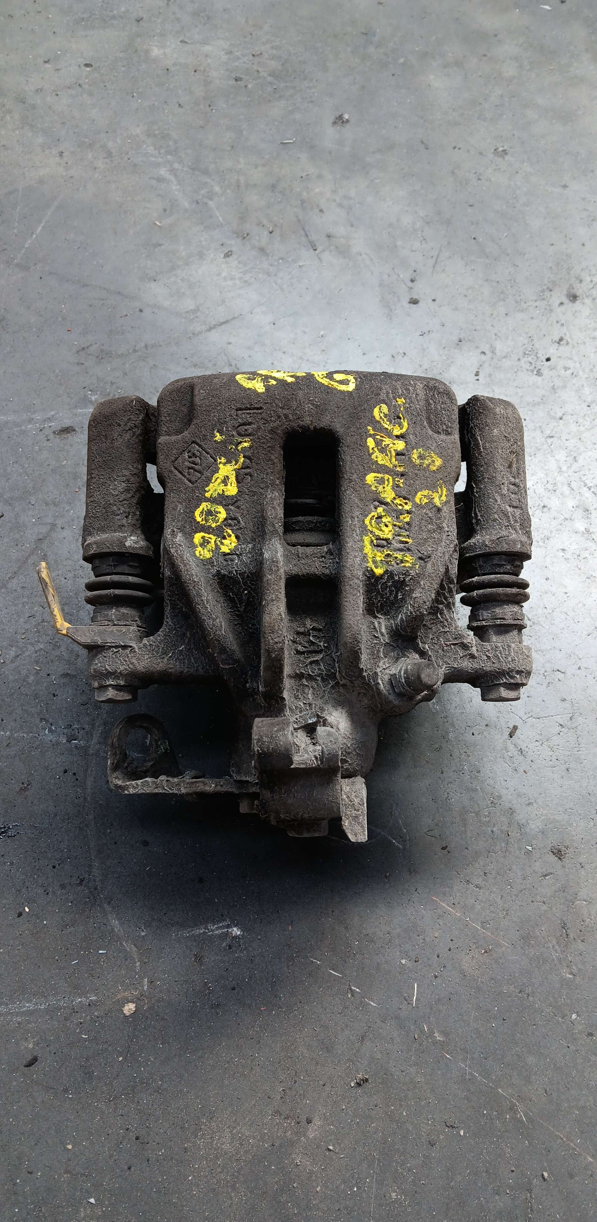 Remschijf links ACHTER Renault Trafic