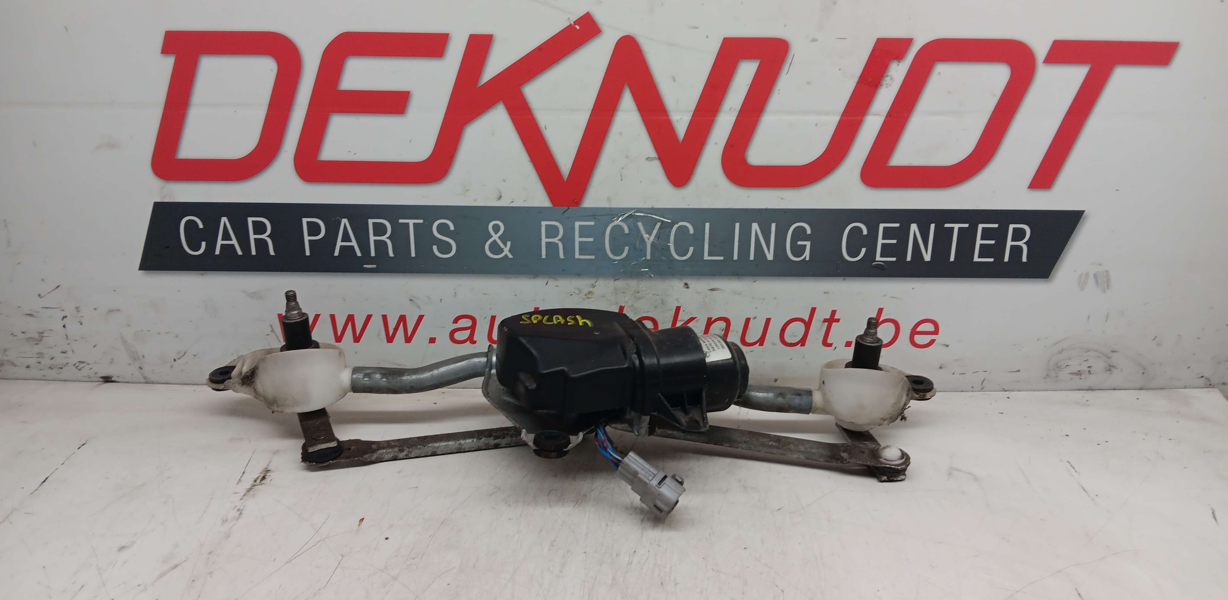 moteur essui glace avant Suzuki Splasch