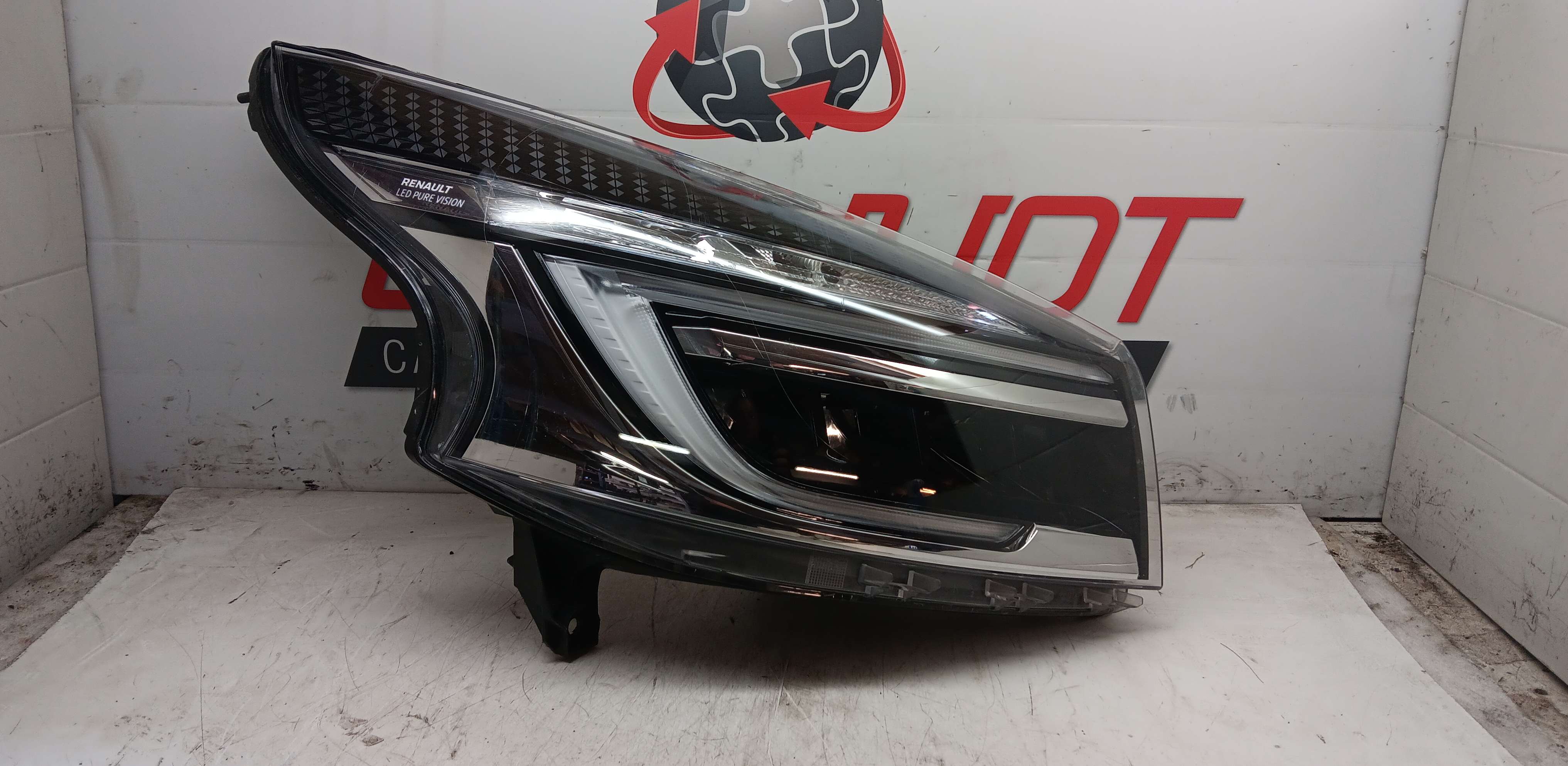 Koplamp rechts voor Renault Trafic