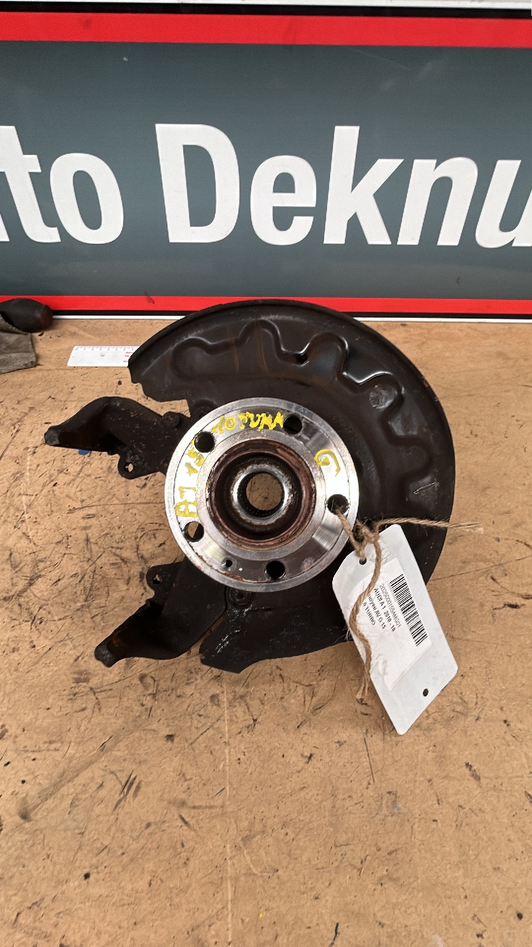 Fusee links voor Audi A1
