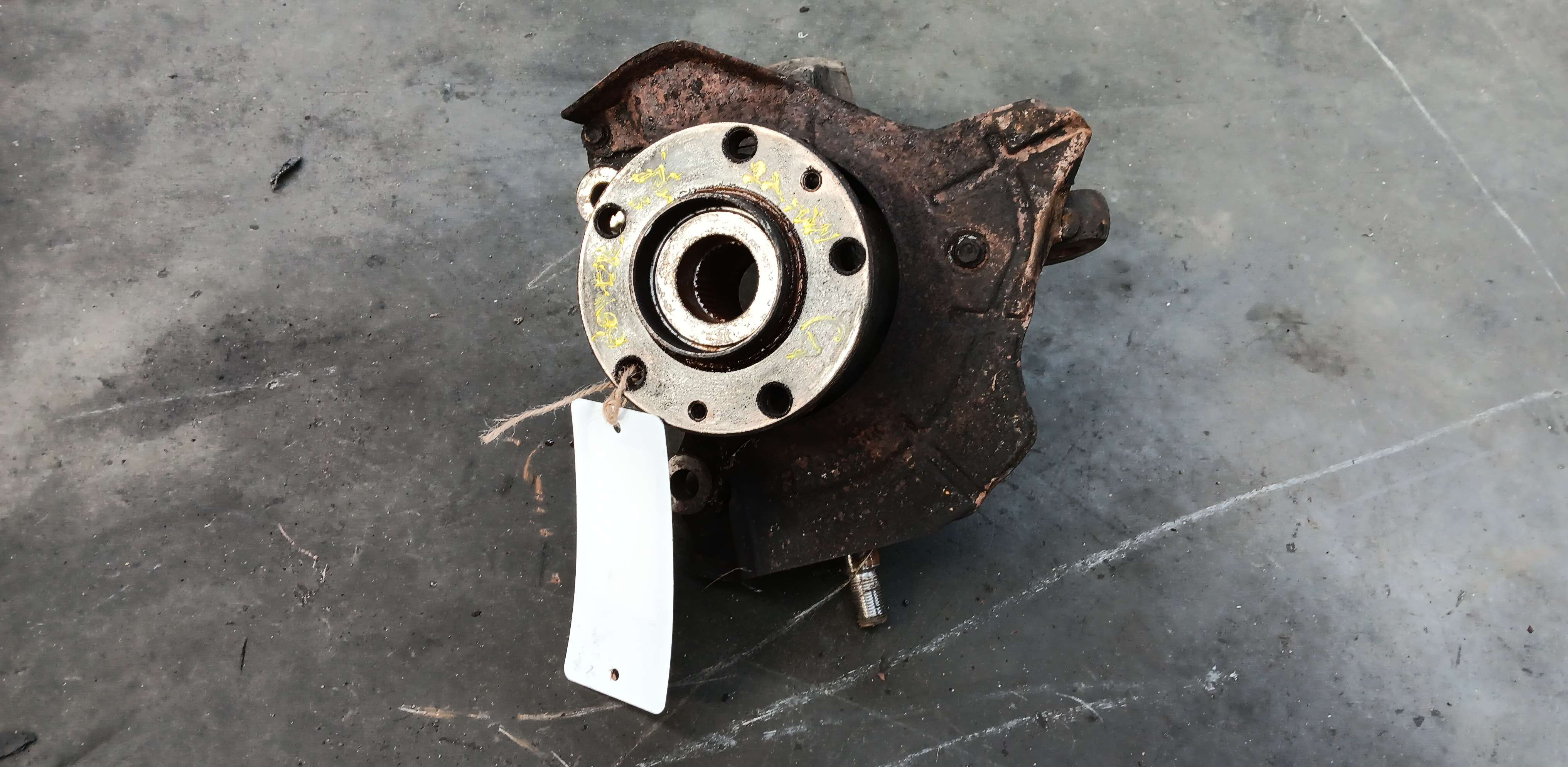Fusee links voor Peugeot Boxer