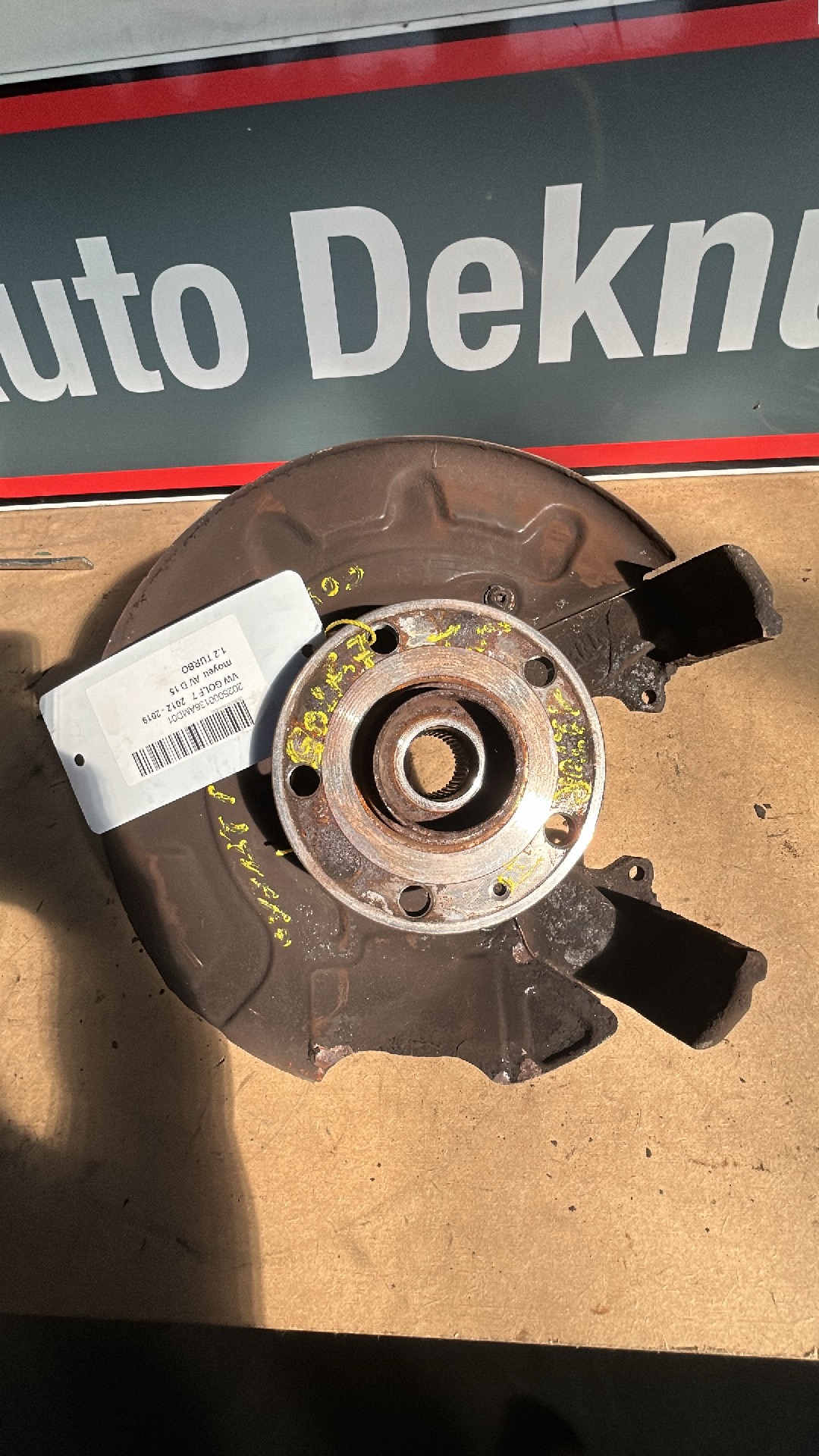 Fusee rechts voor Vw Golf