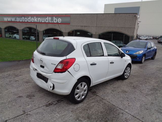 feu ARD Opel Corsa