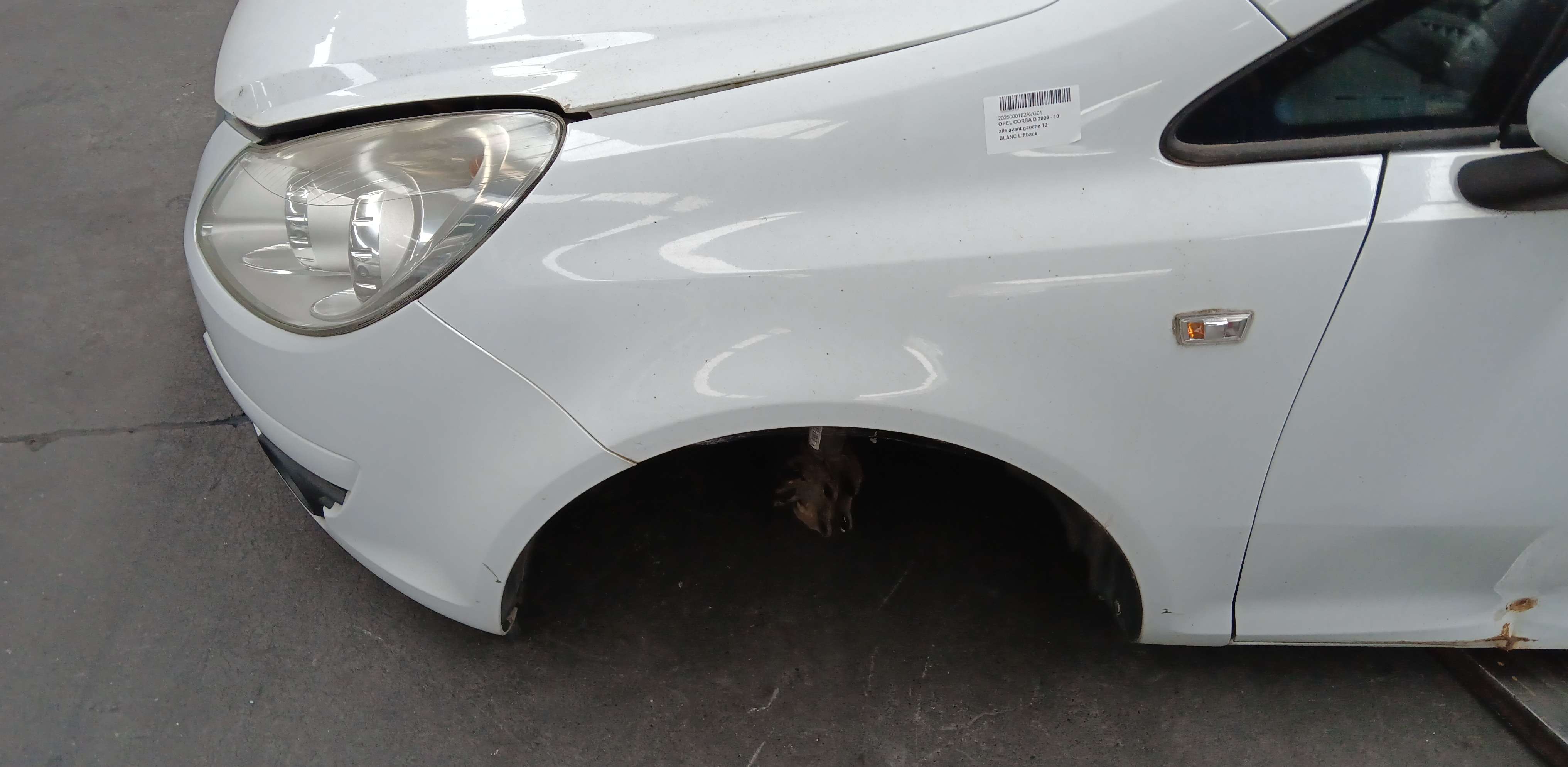 aile avant gauche Opel Corsa