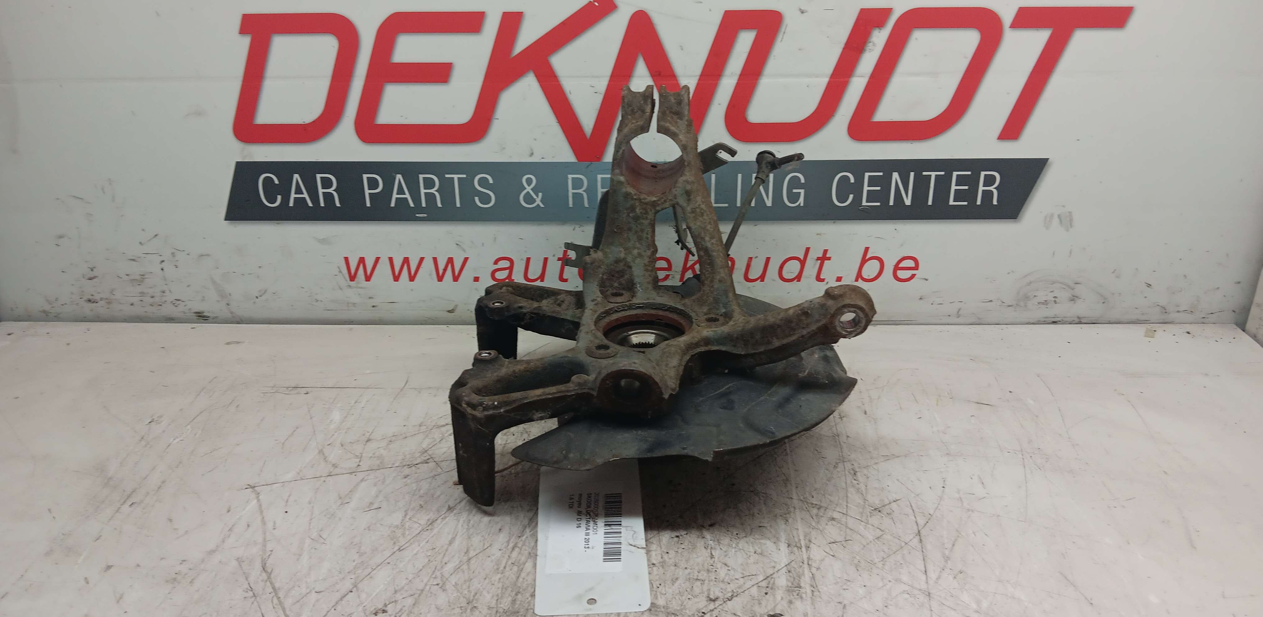 Fusee rechts voor Skoda Octavia