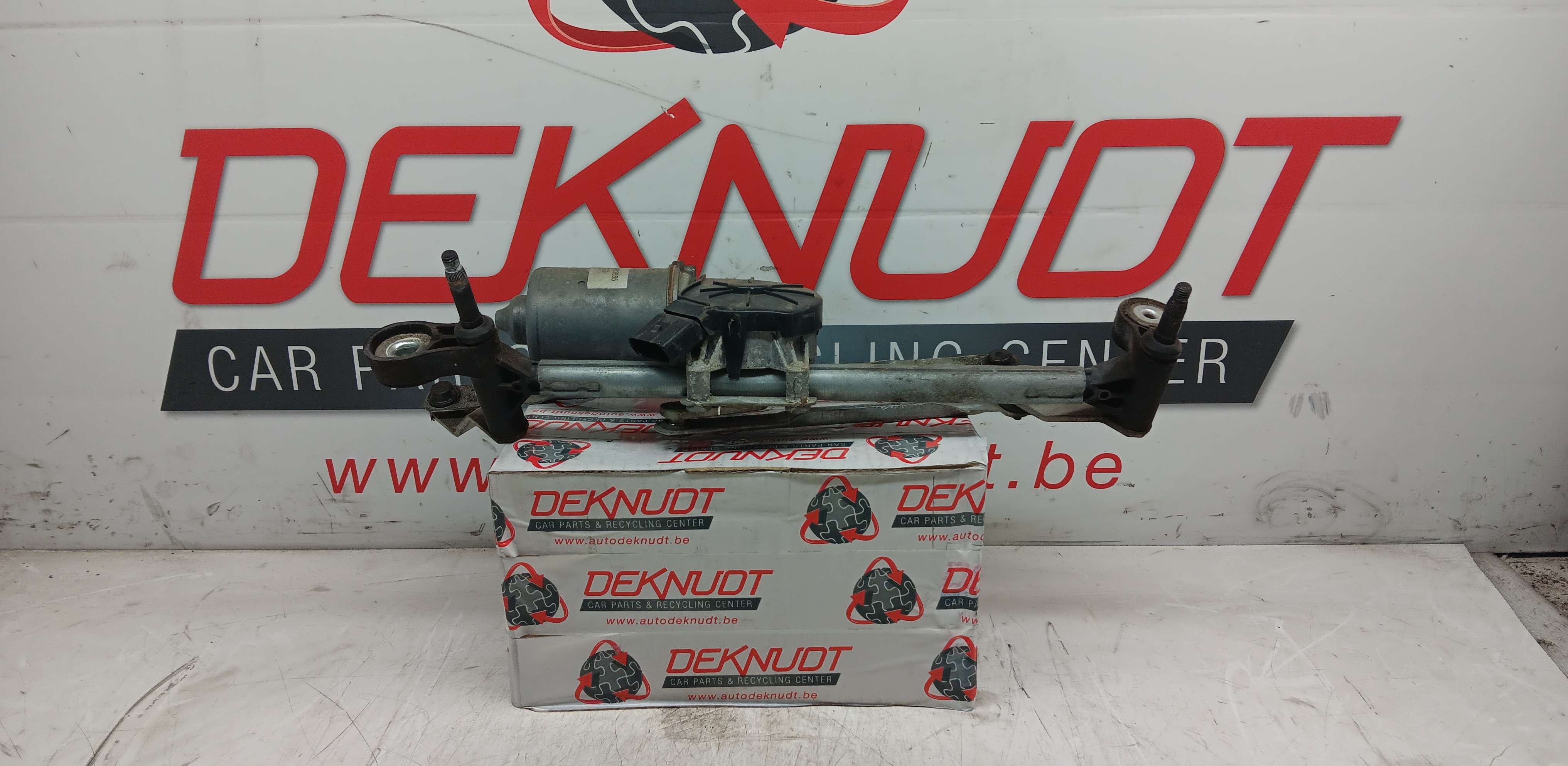 Moteur essui glace avant Opel Corsa