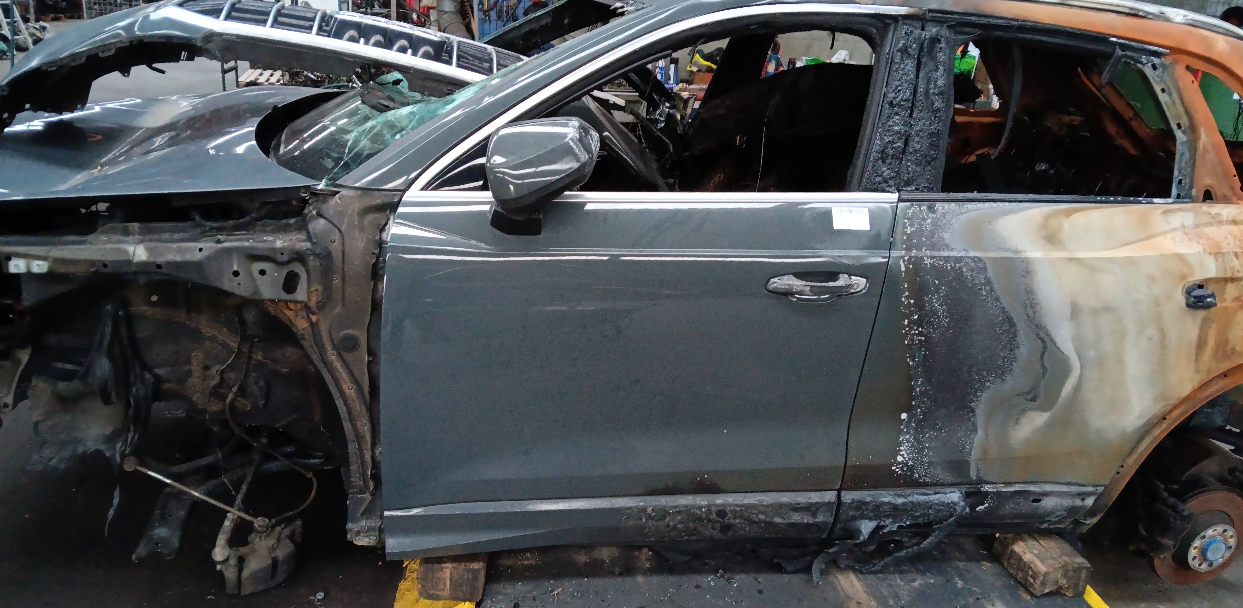Deur links voor Audi Q3