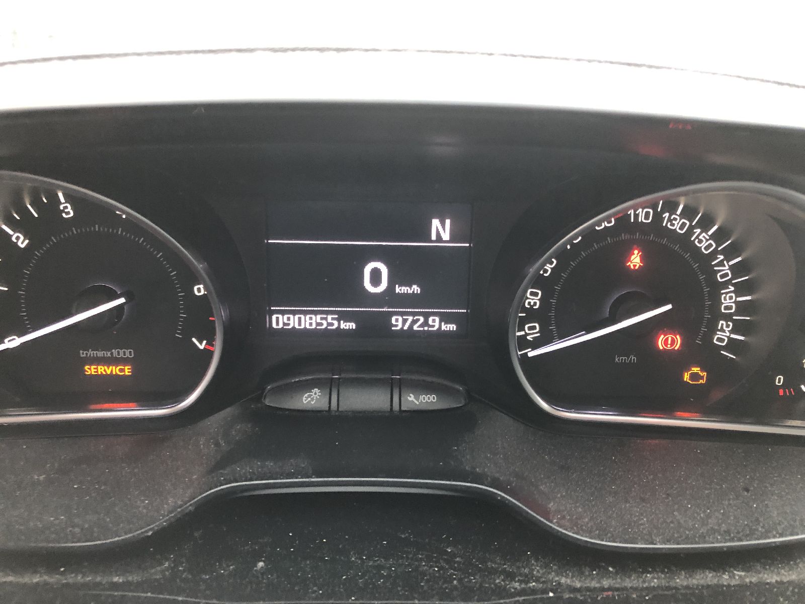 1. Motor Peugeot 2008