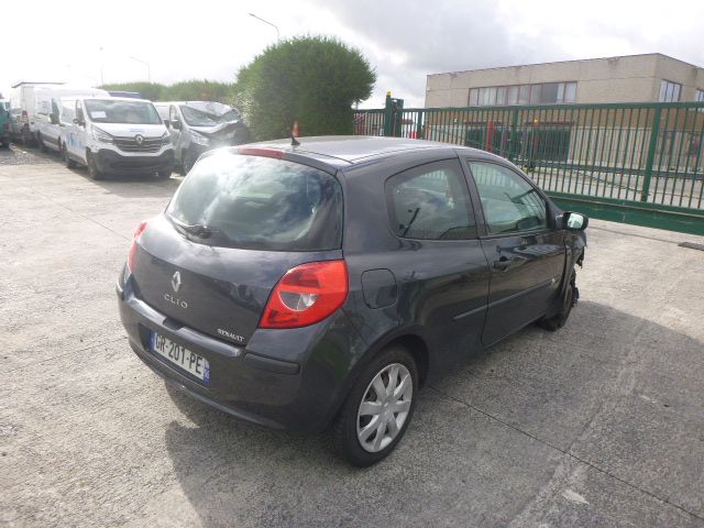 porte AV D Renault Clio