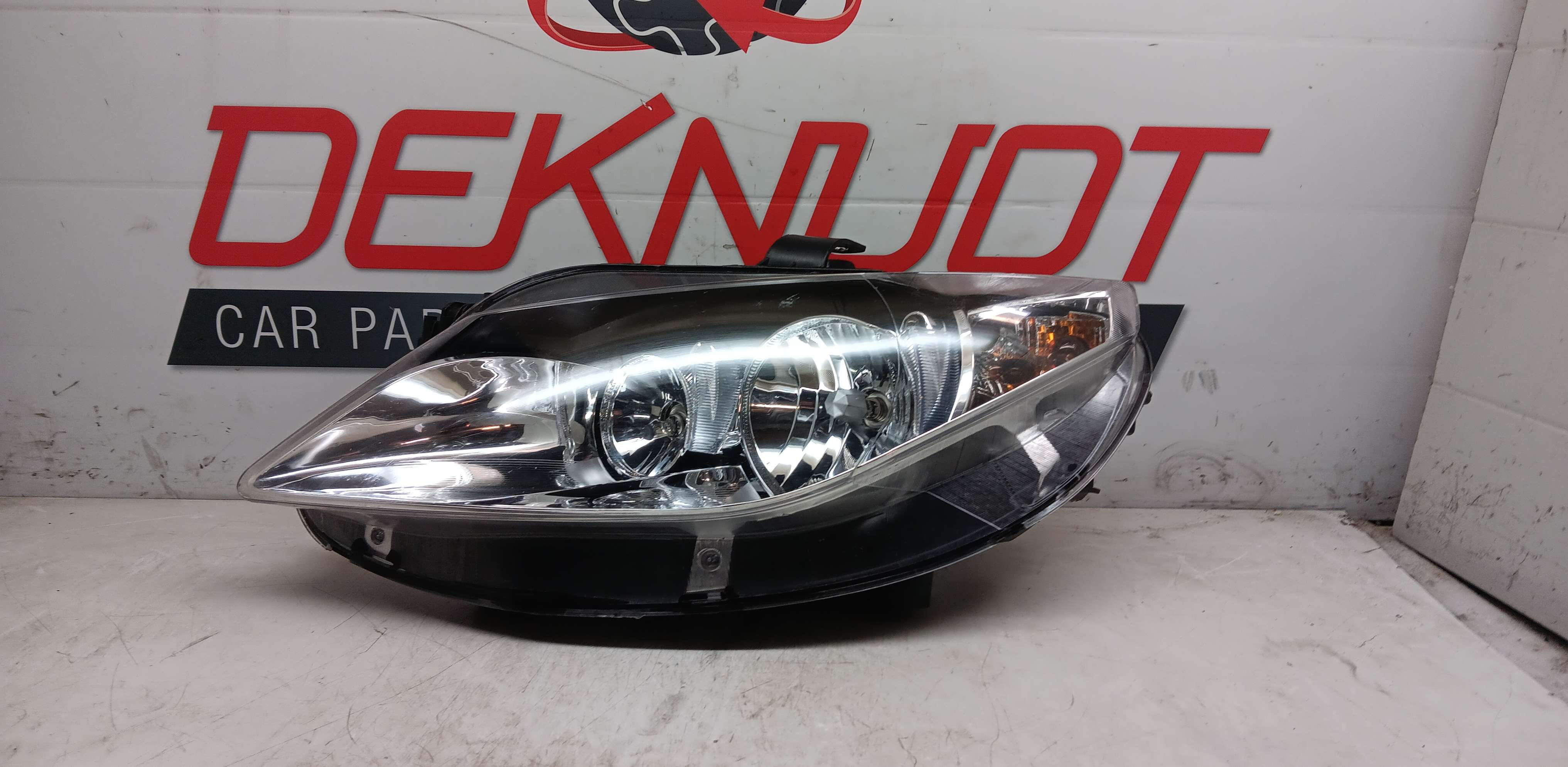 Koplamp links voor Seat Ibiza