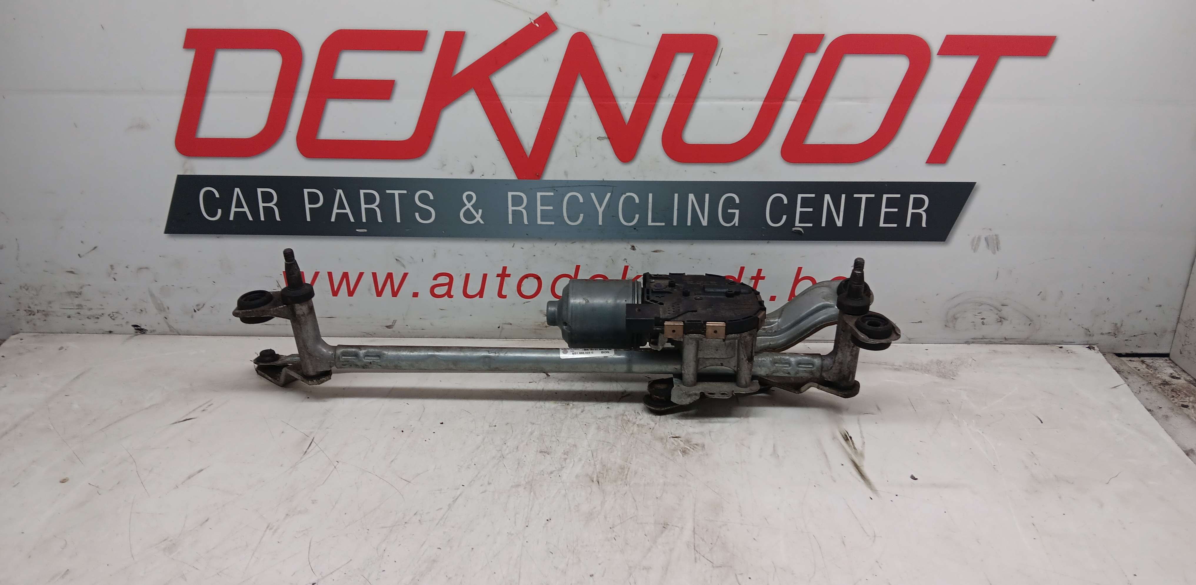 Moteur essui glace avant Vw Golf