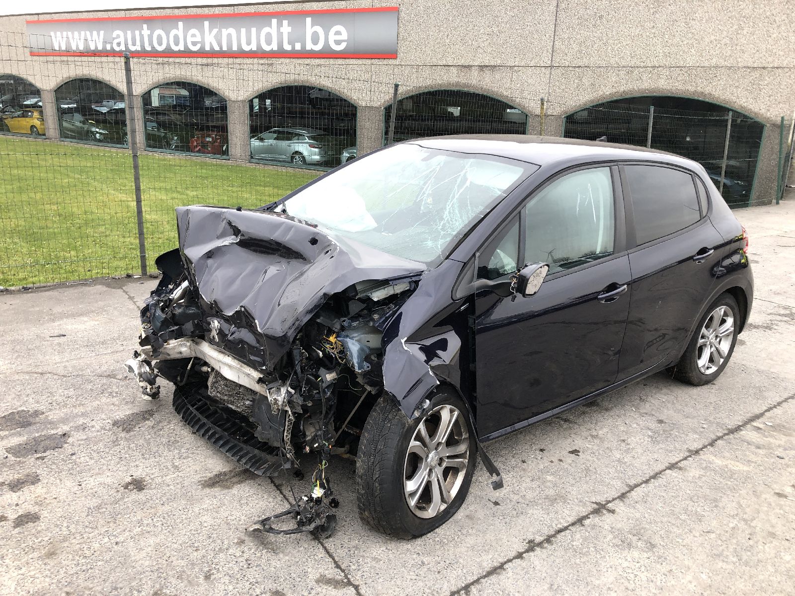 porte AV G Peugeot 208