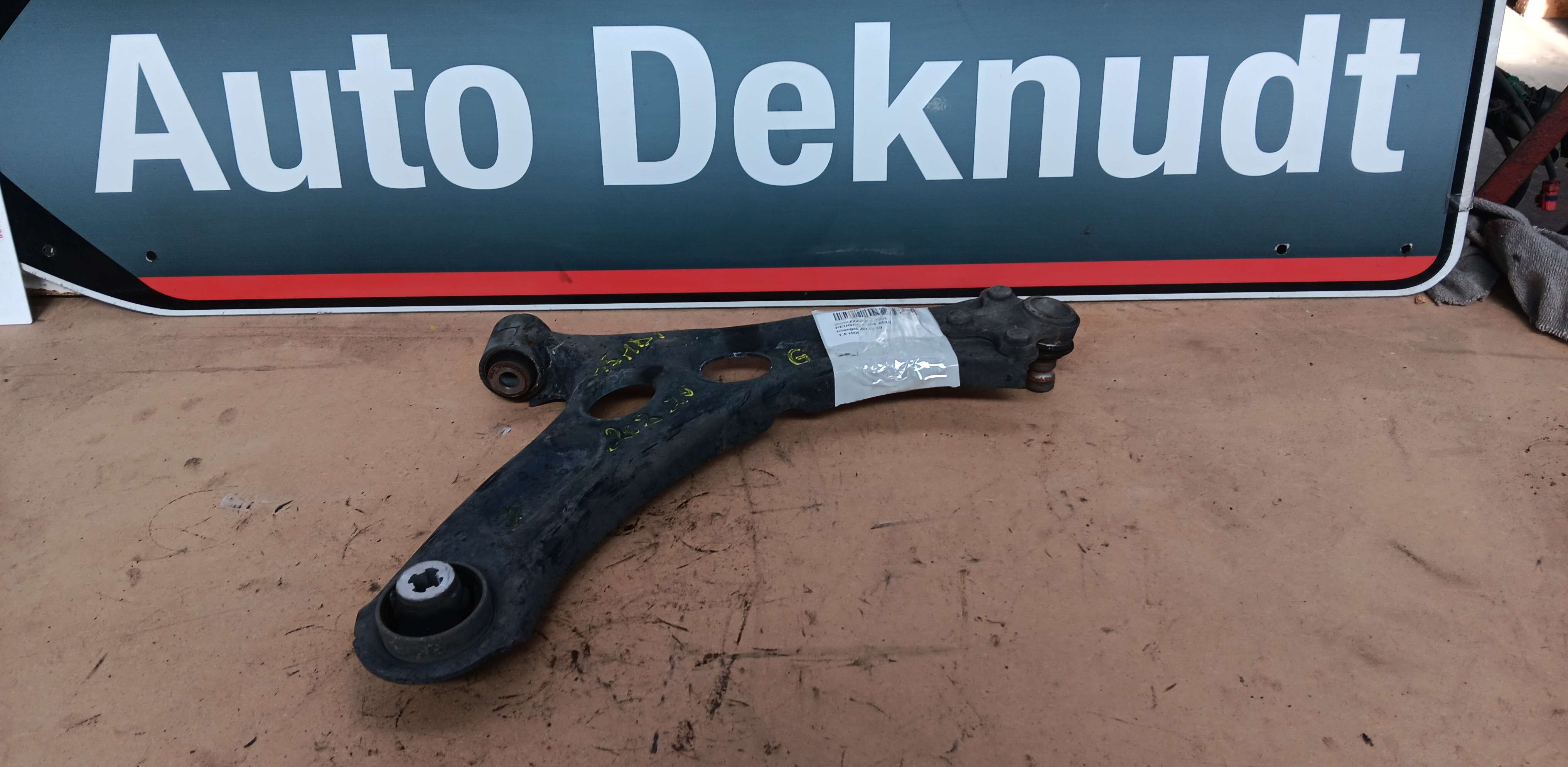 Draagarm links voor Peugeot 208
