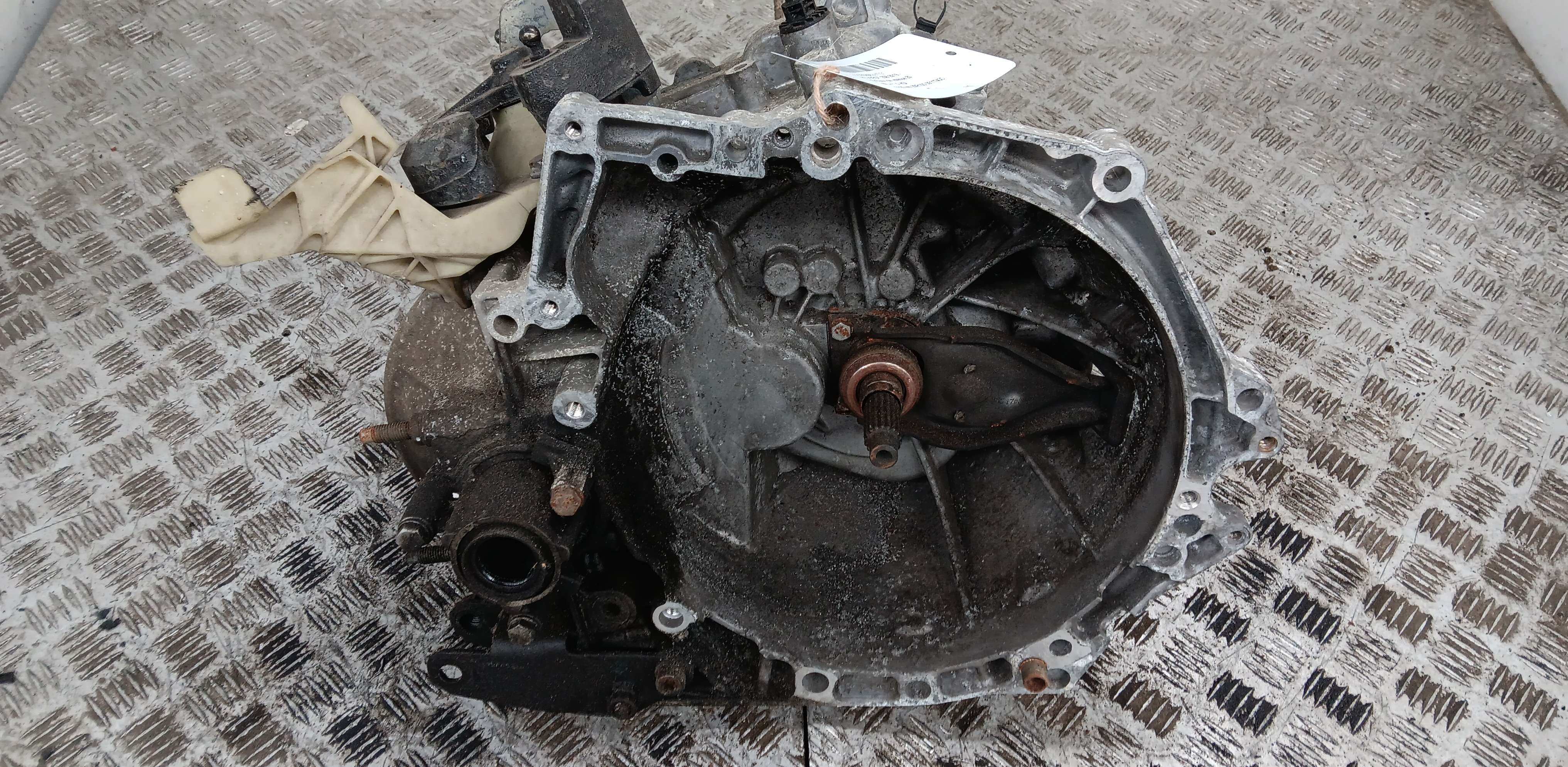 2. Boite de vitesse Peugeot 208