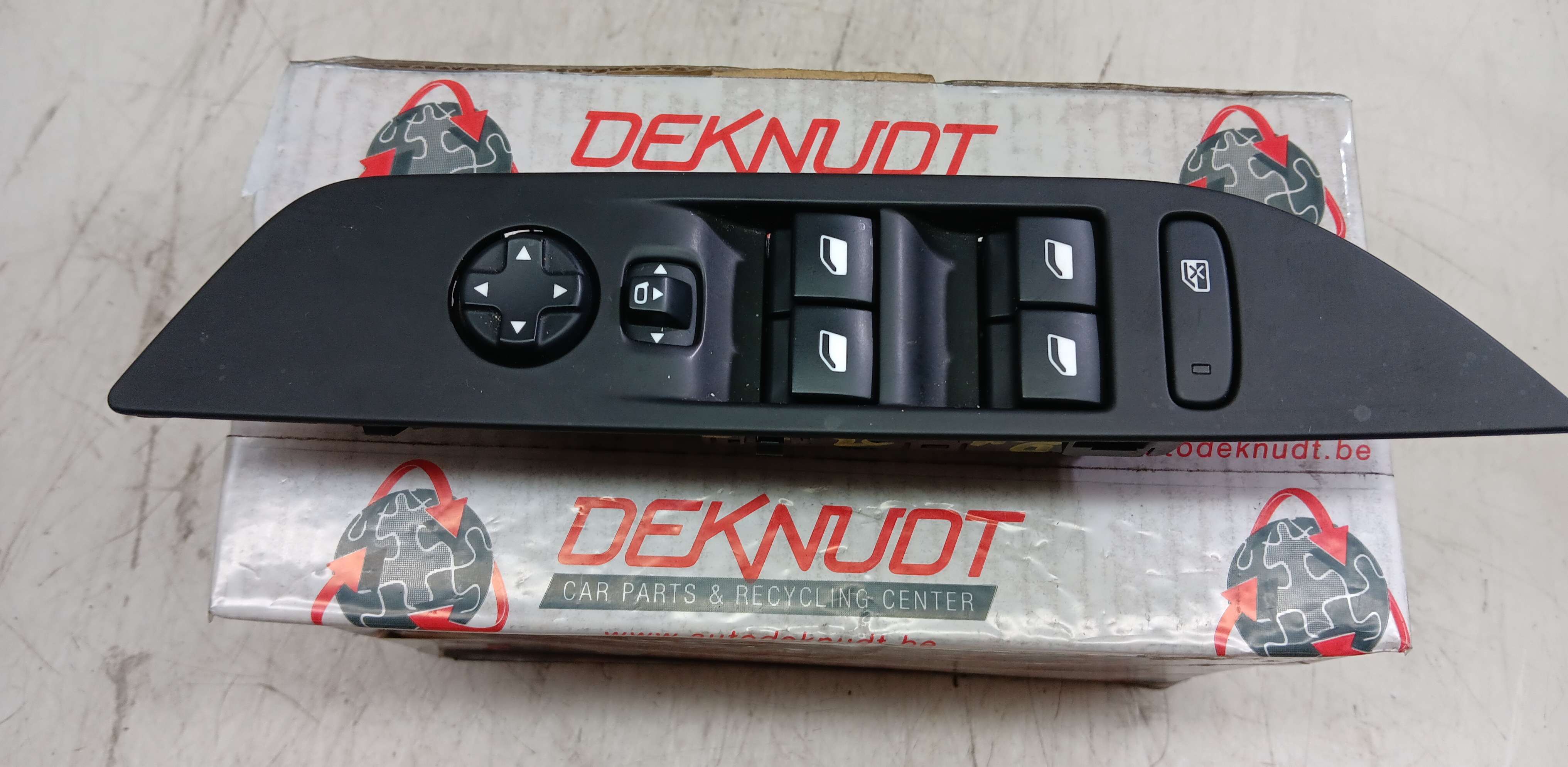 Commande  Peugeot 208