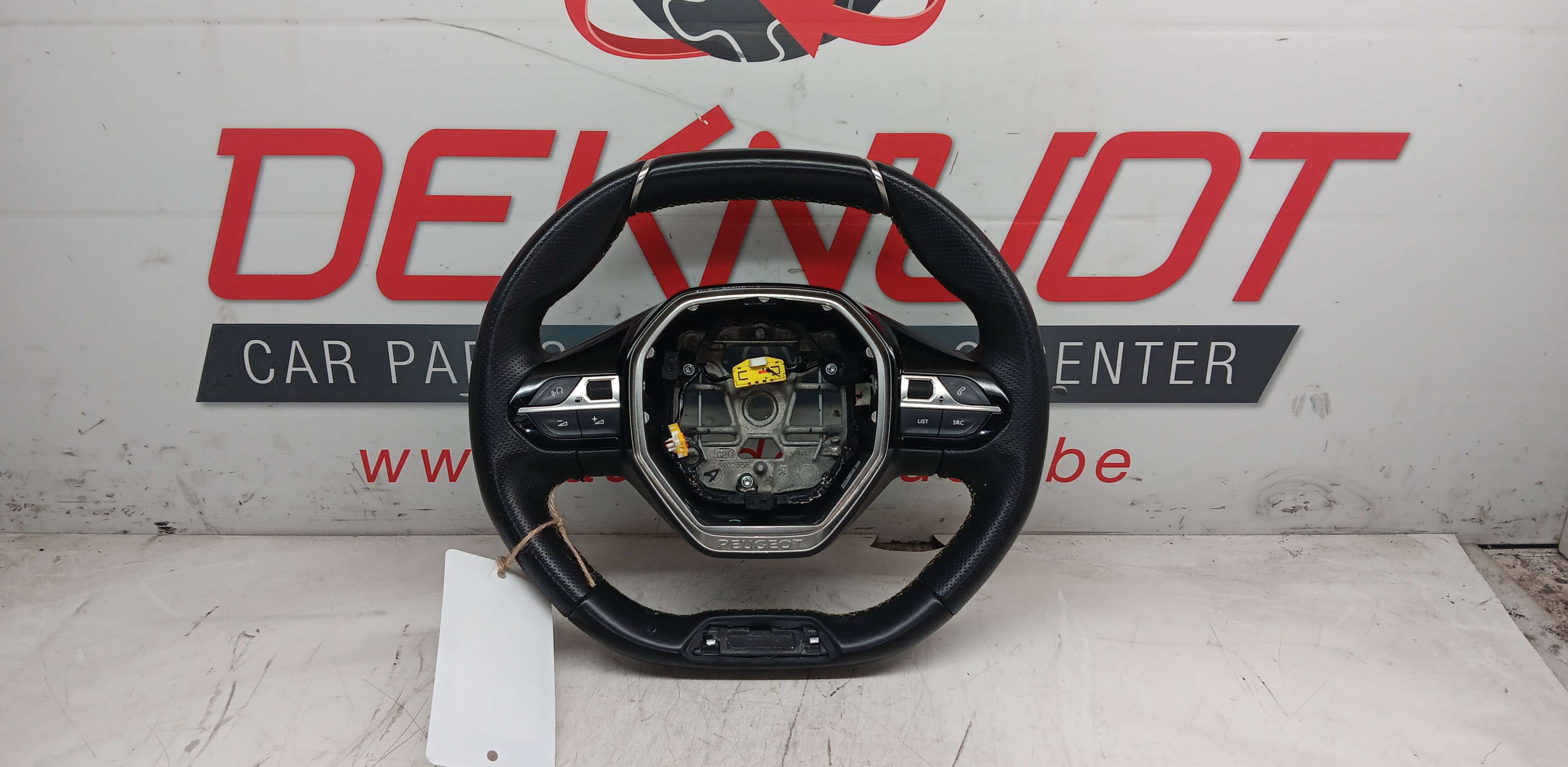 volant Peugeot 208