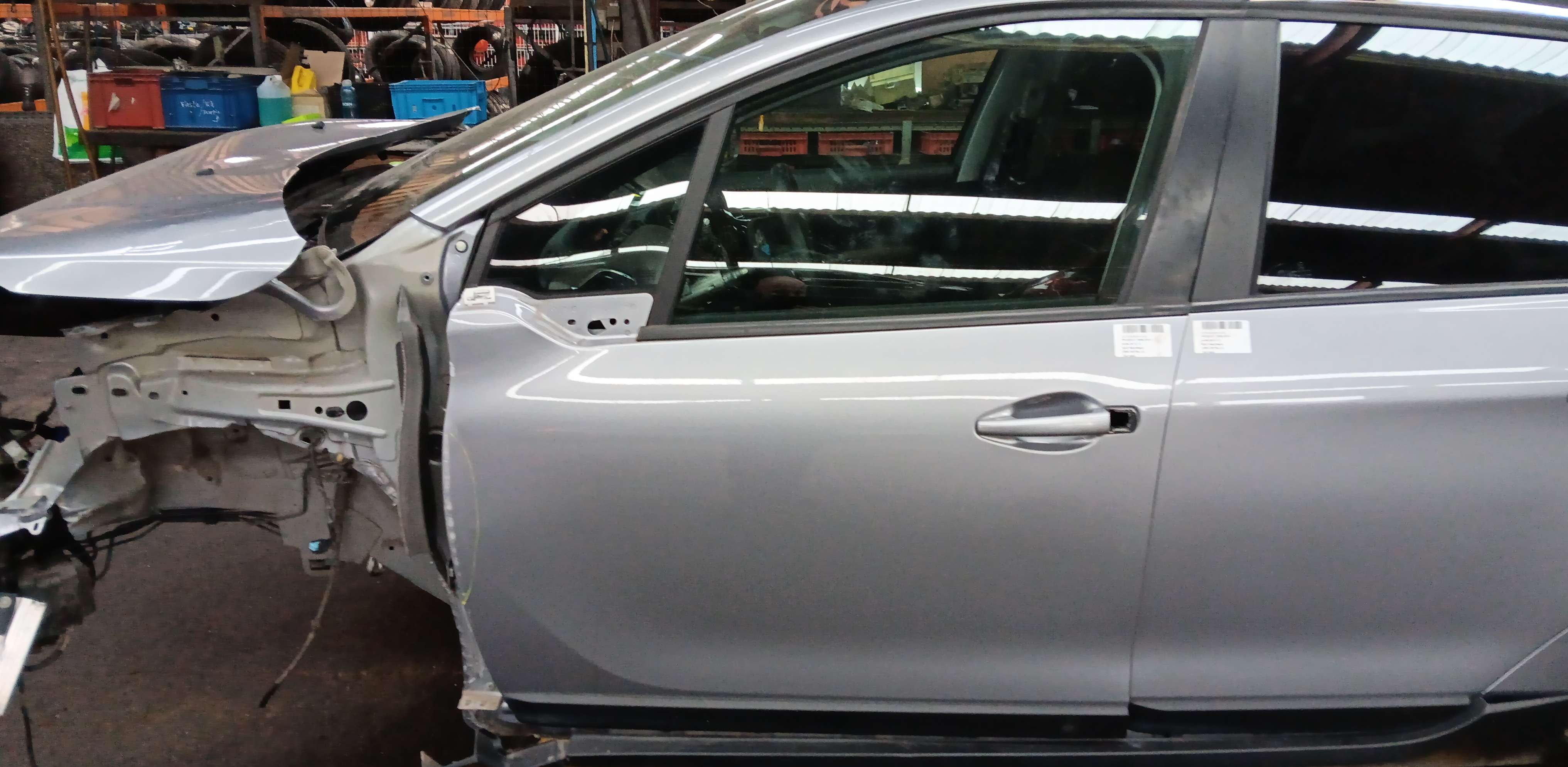 Deur links voor Peugeot 2008