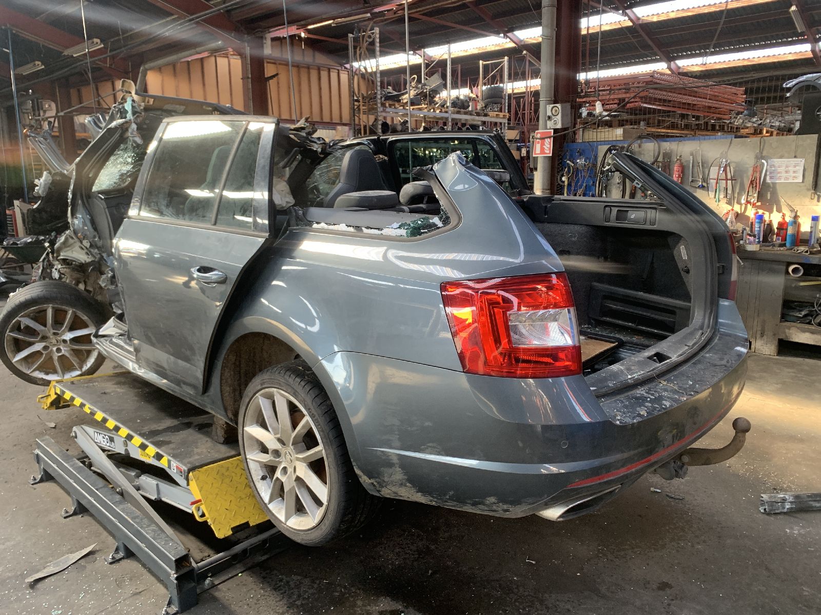 Bumper achter met sensor Skoda Octavia
