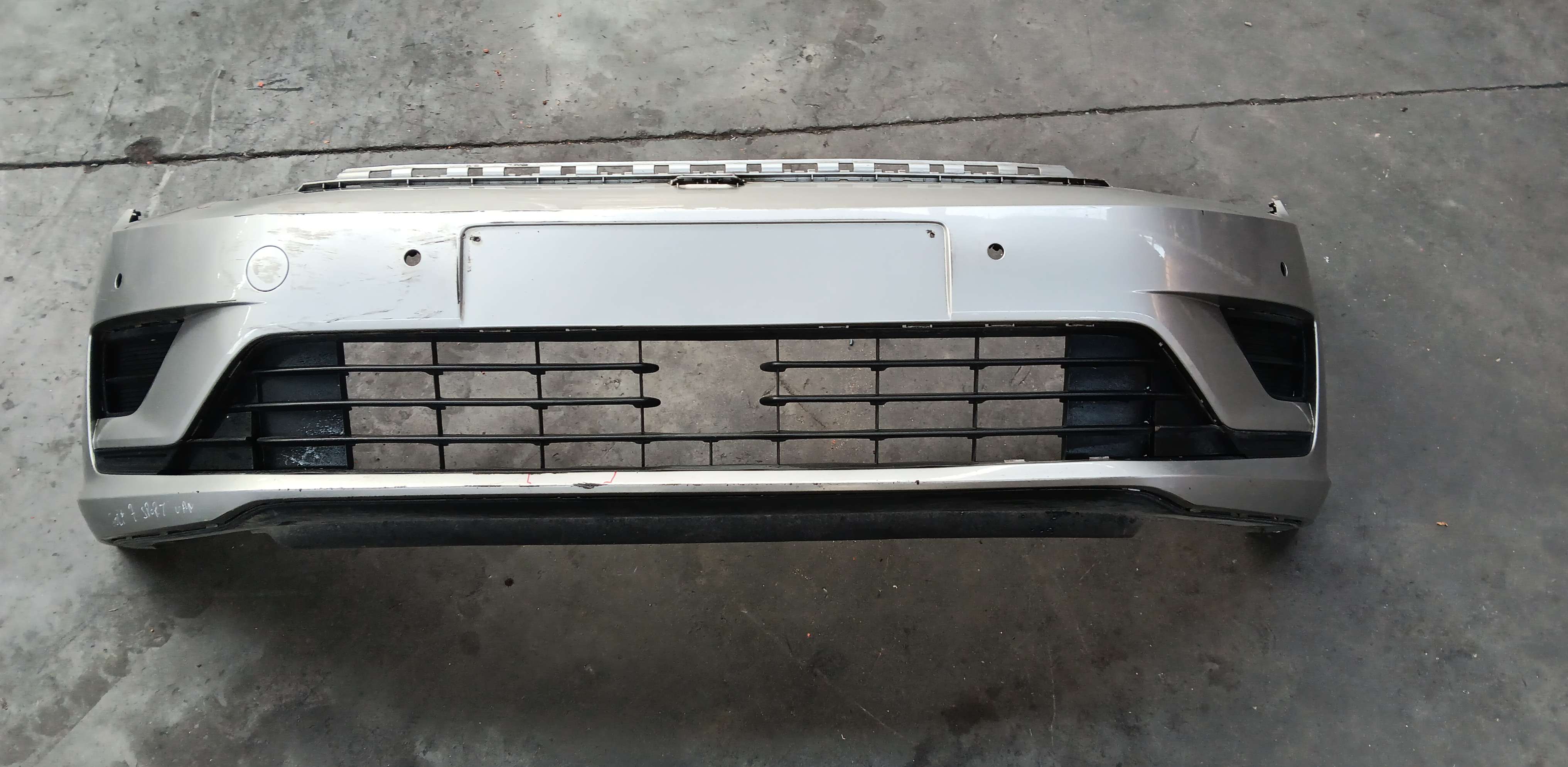 Bumper voor + sensor Vw Golf Sportsvan