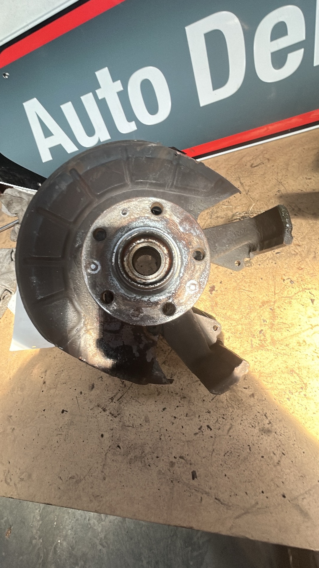 Fusee rechts voor Vw Jetta