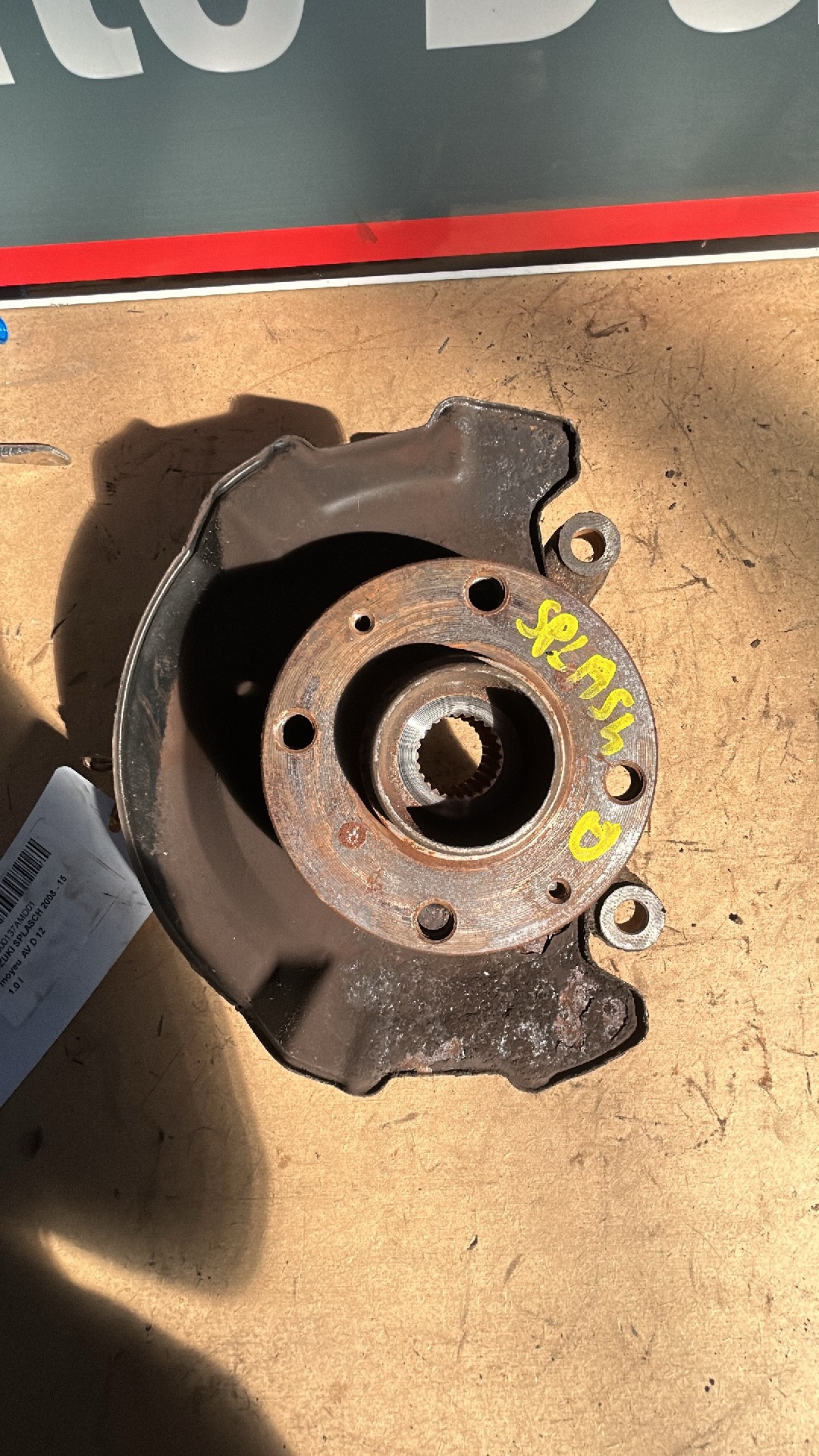 Fusee rechts voor Suzuki Splasch