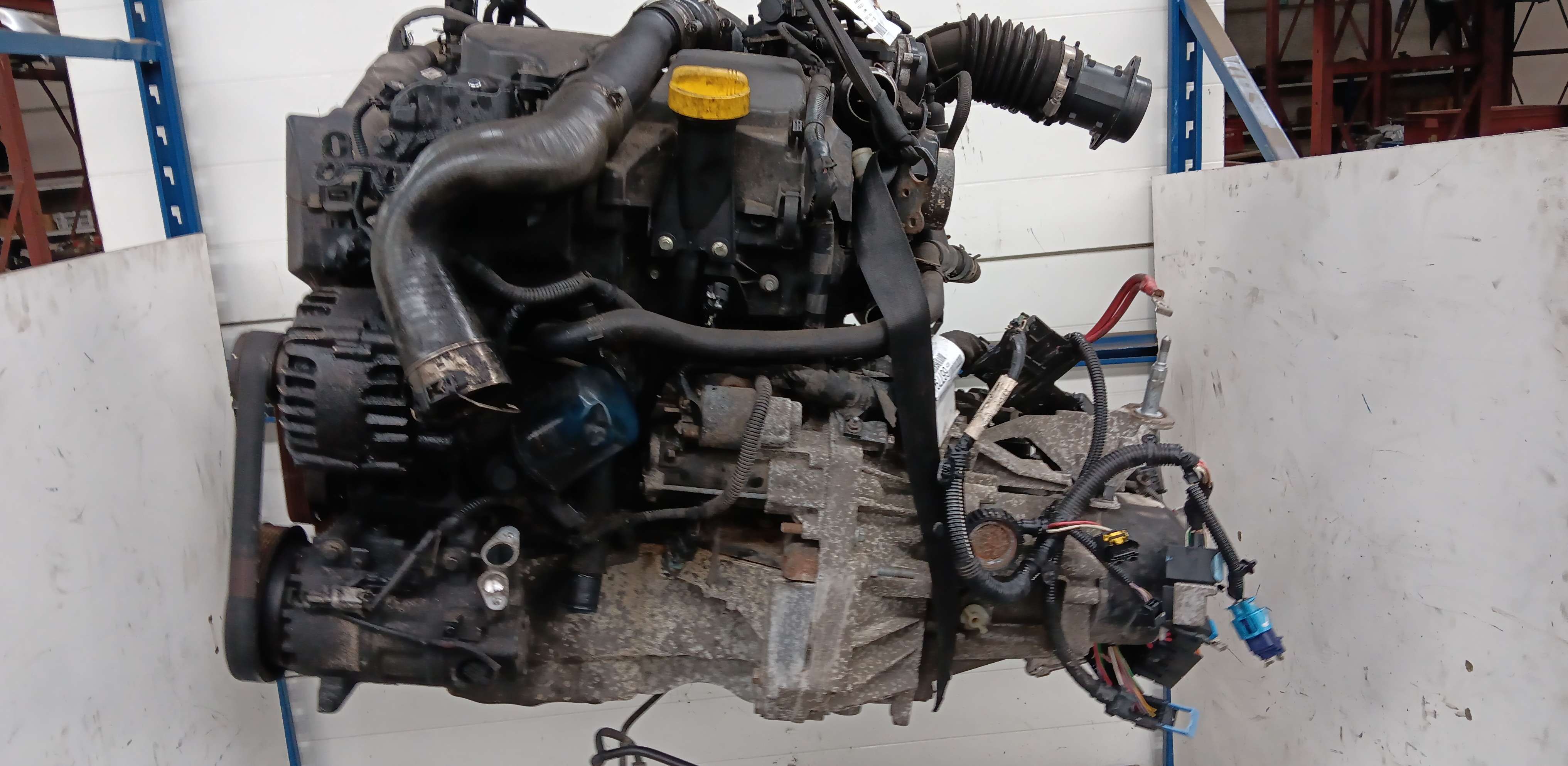 1. Motor Renault Clio