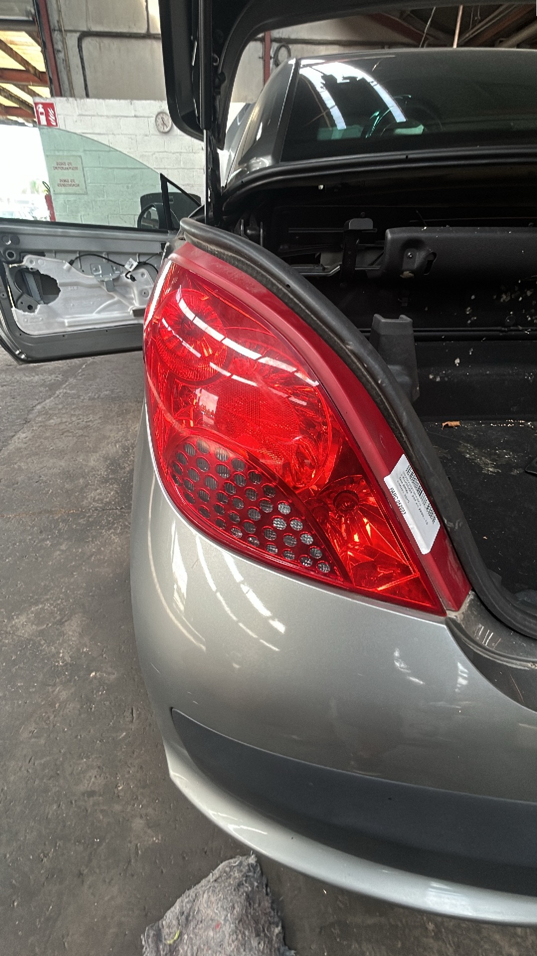 Lichtblok links achter Peugeot 207