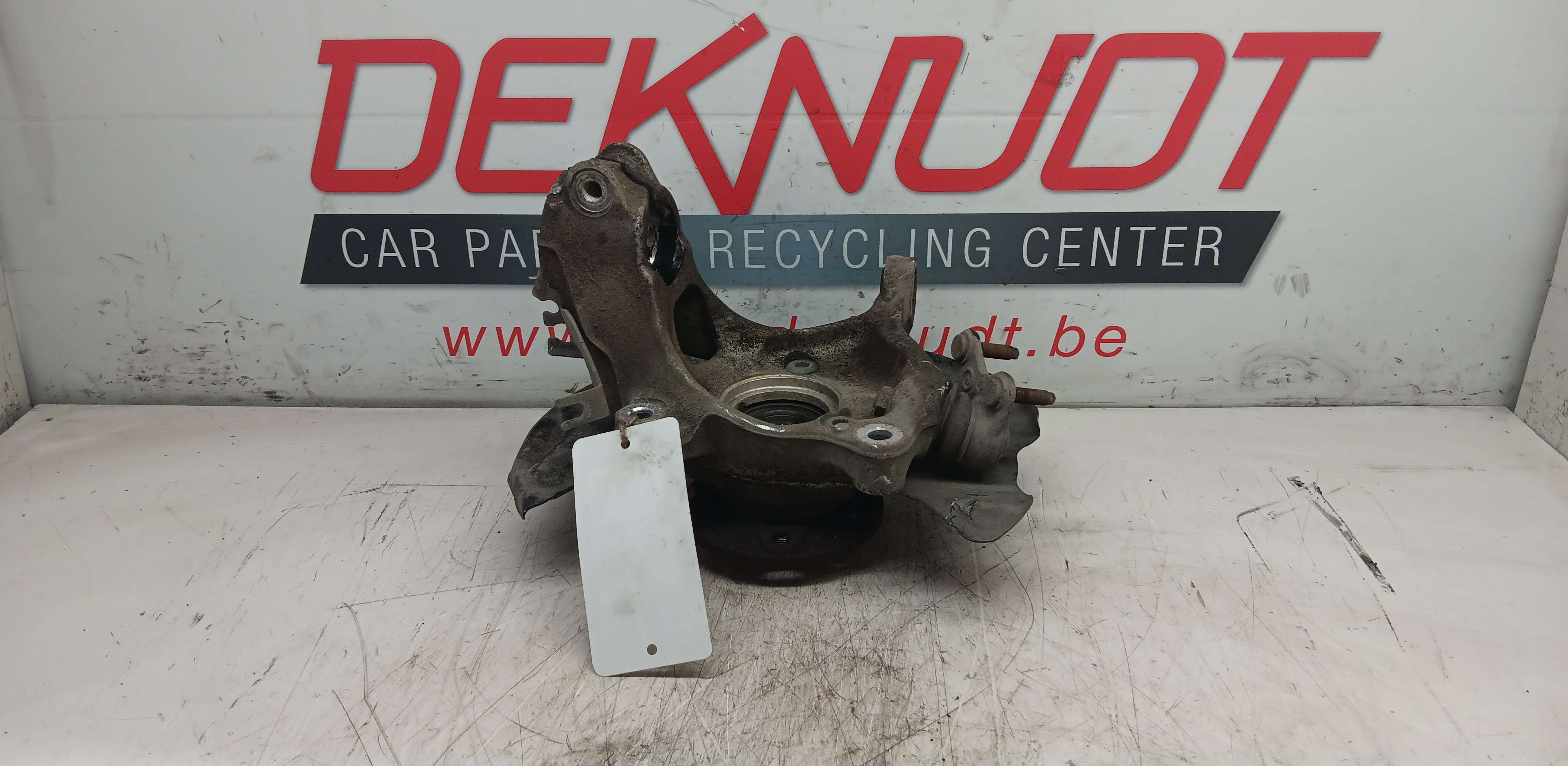 Fusee rechts voor Vw Golf