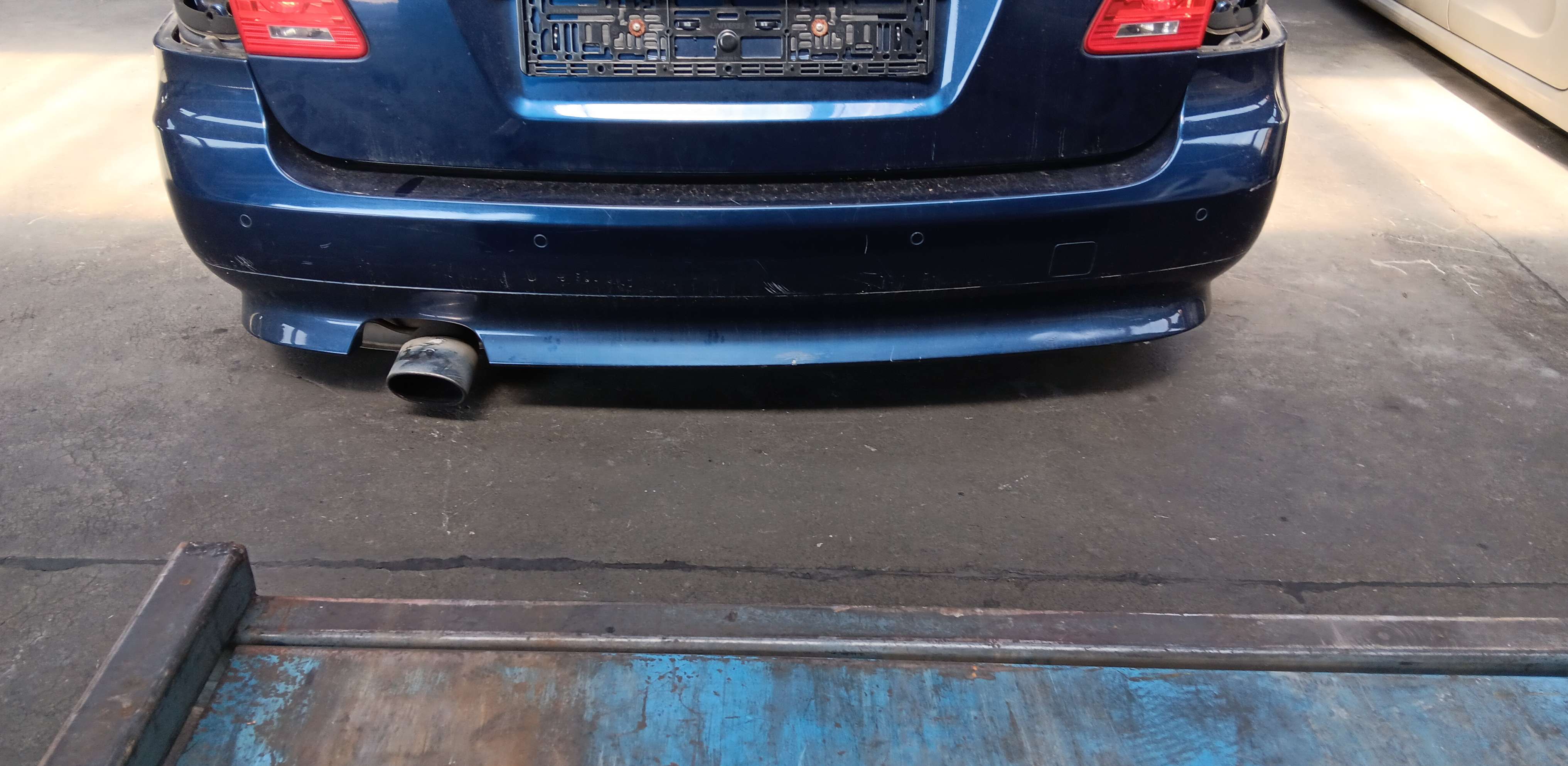 Bumper achter met sensor Bmw 520