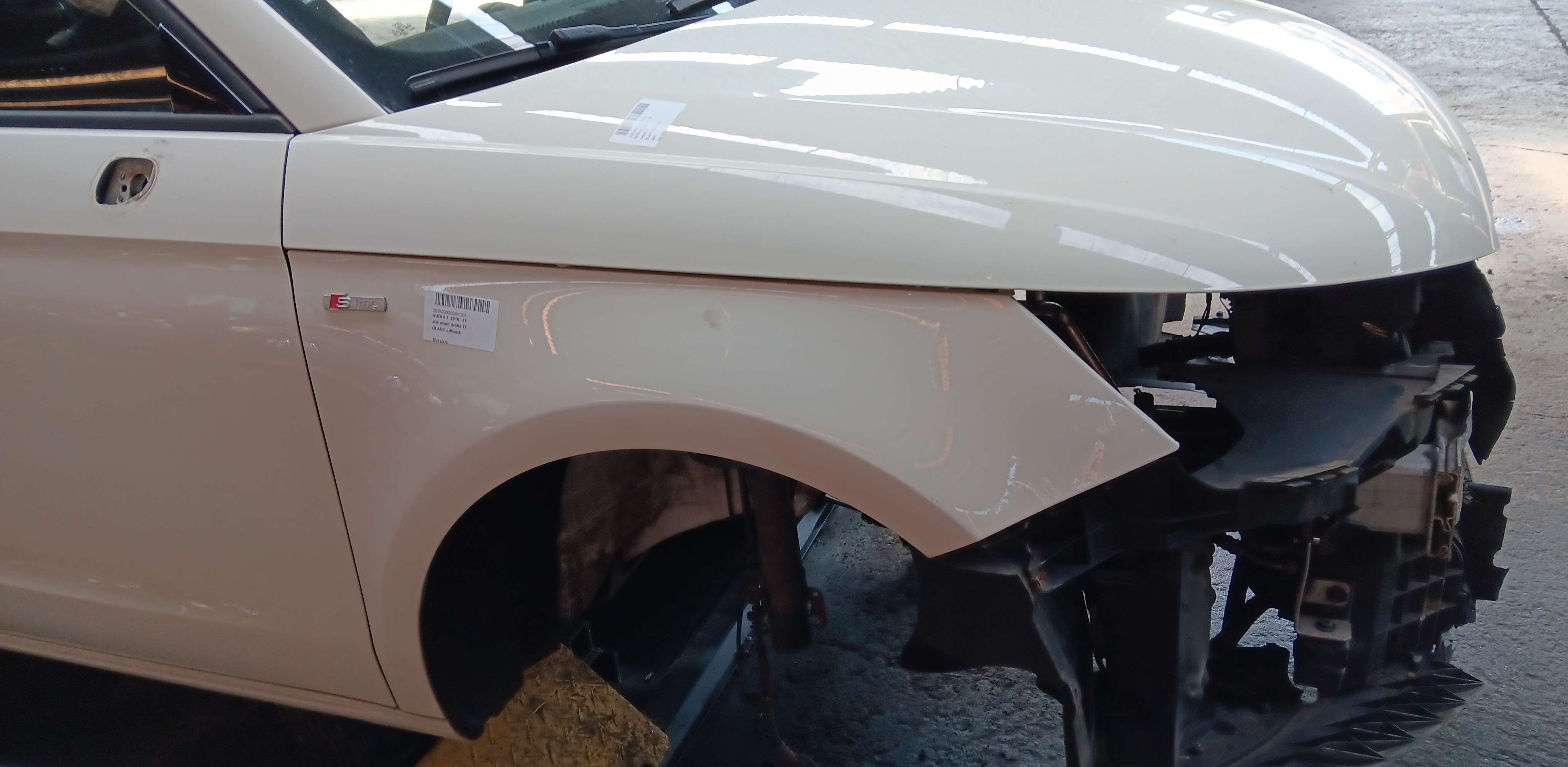 Vleugel rechts voor Audi A1