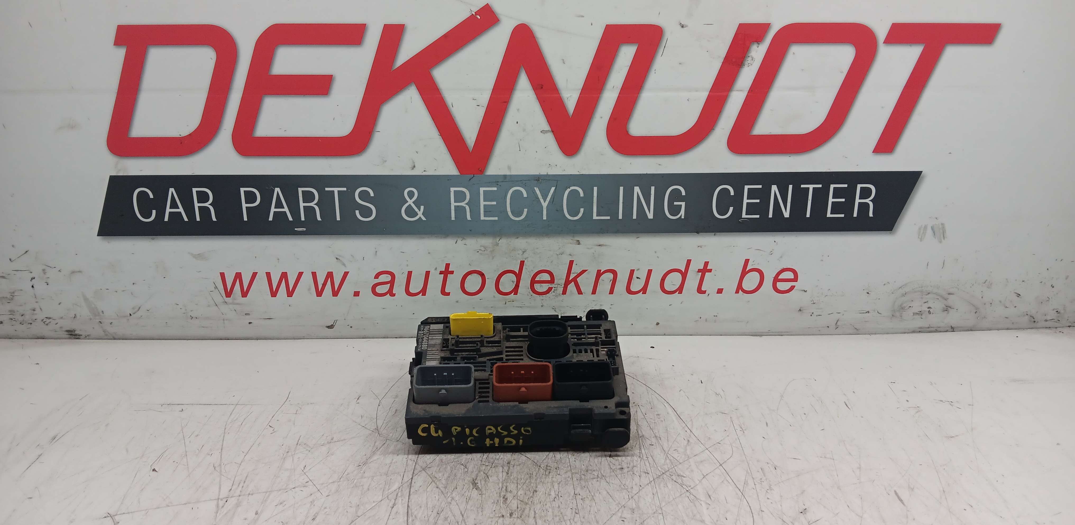 boite à fusible Citroen C4 Picasso