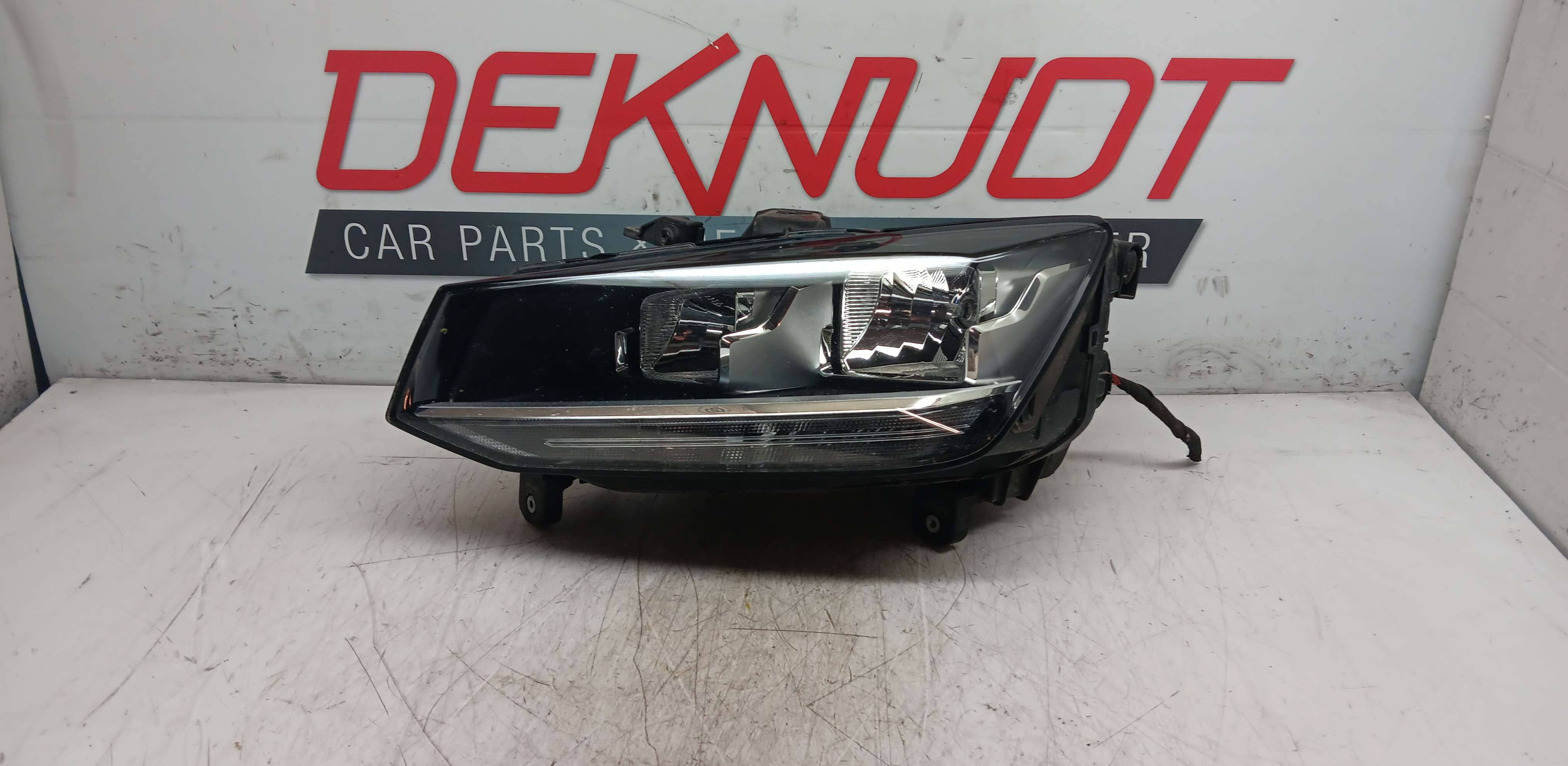 Headlight lift Audi Q2