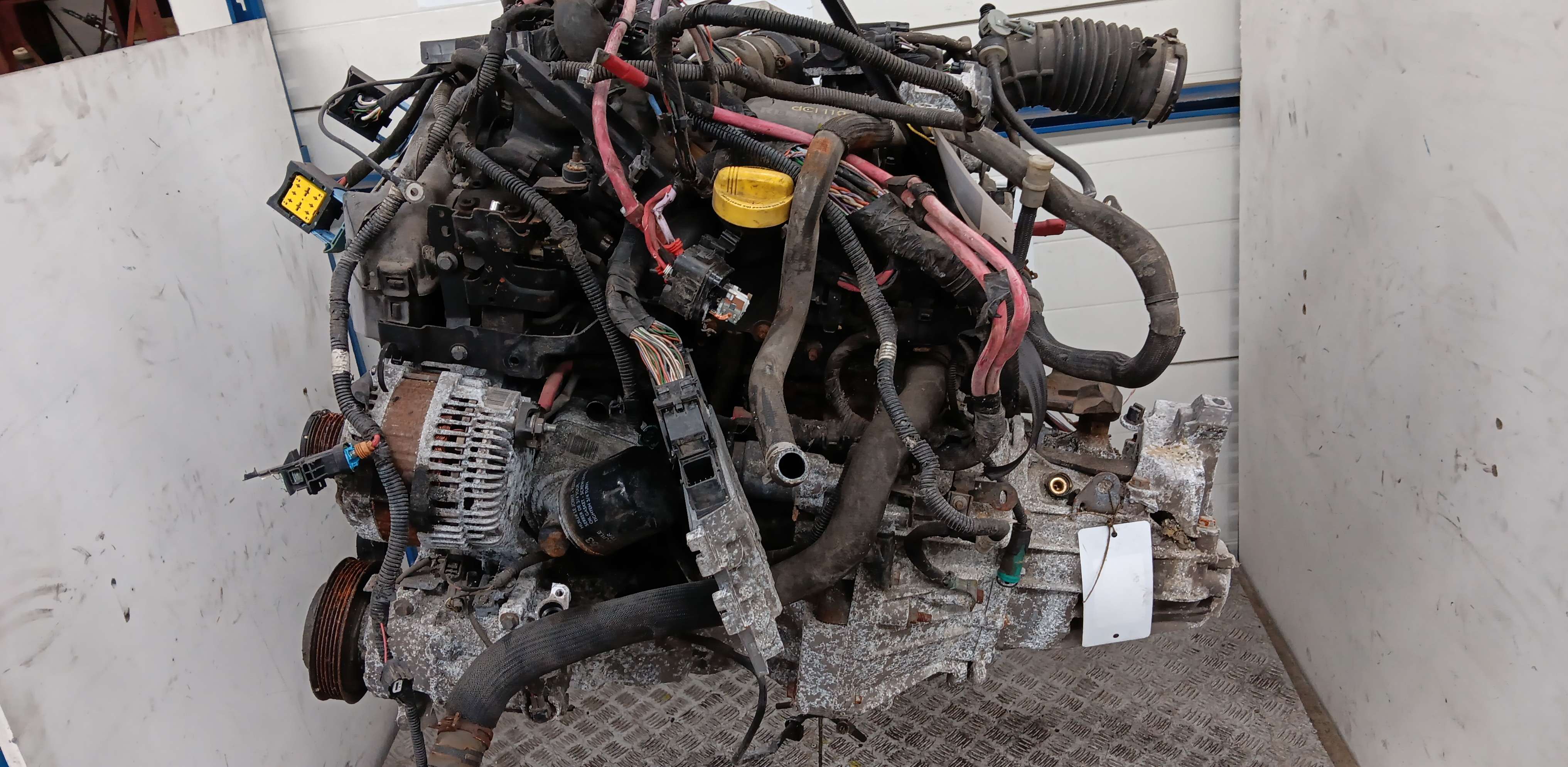 1. Motor Renault Scenic