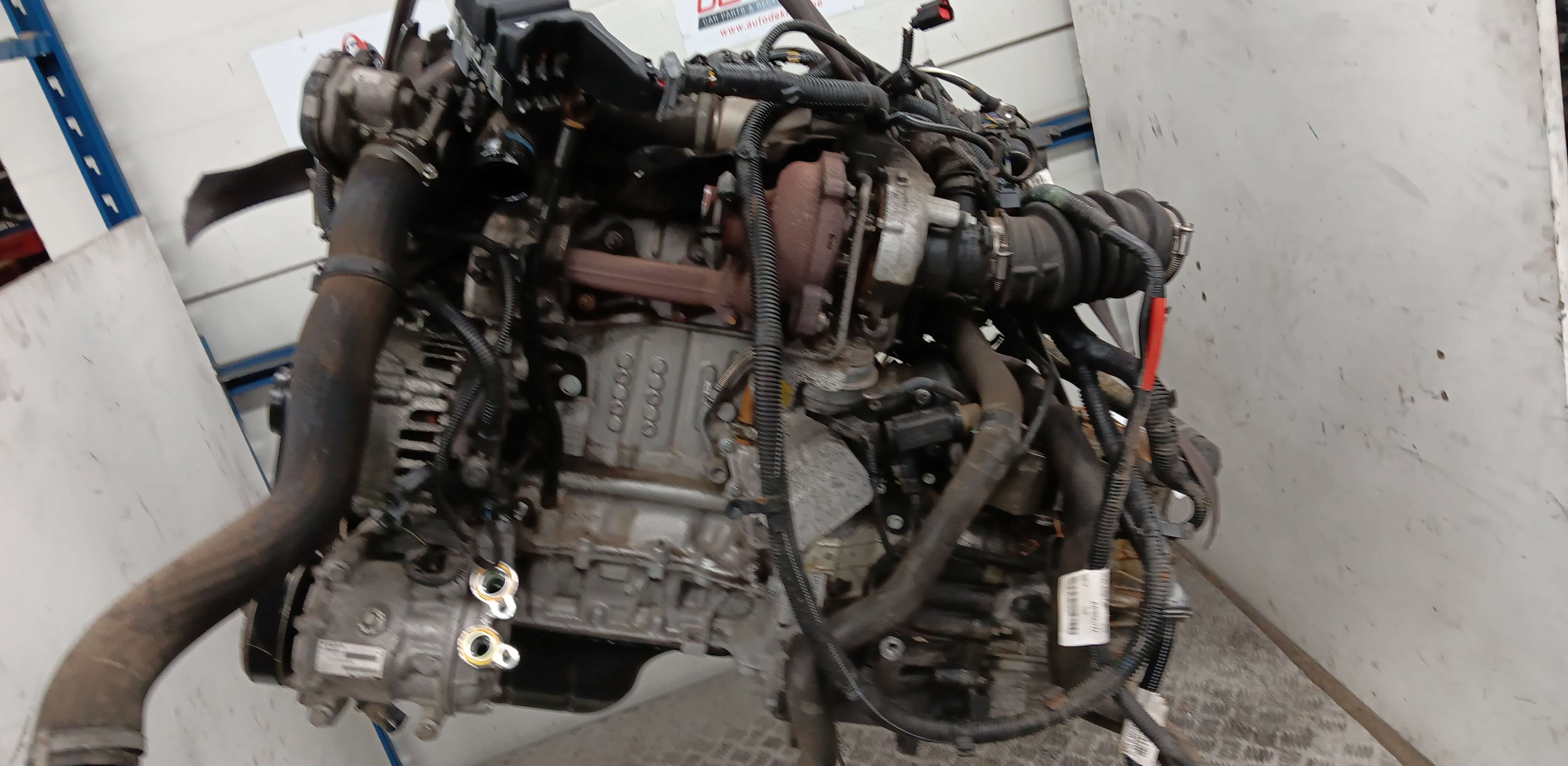 1. Motor Volvo V60