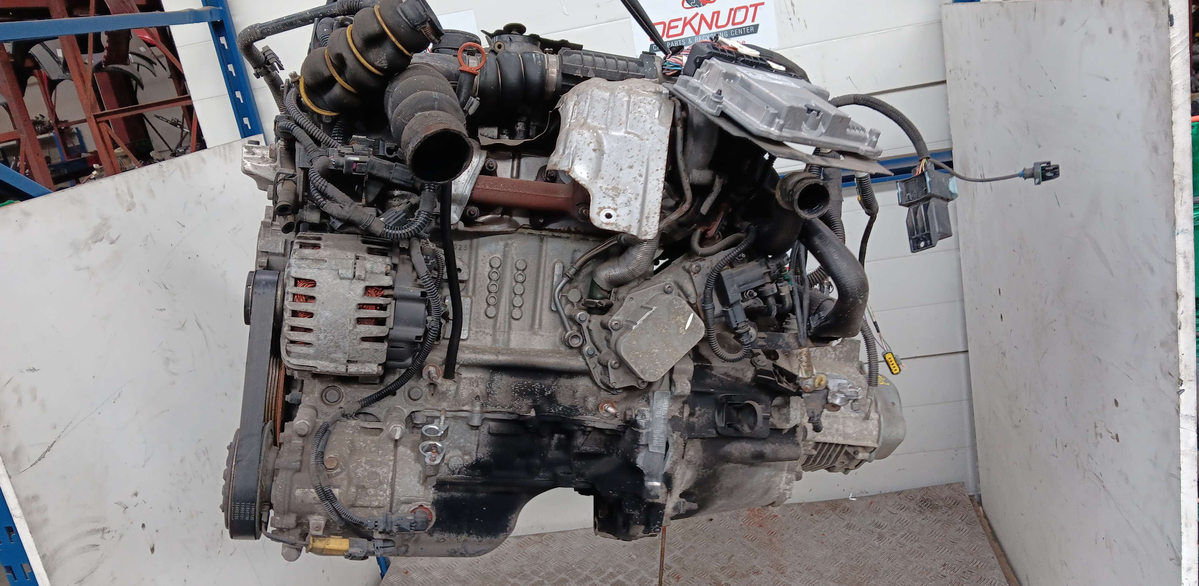 1. Motor Peugeot Partner