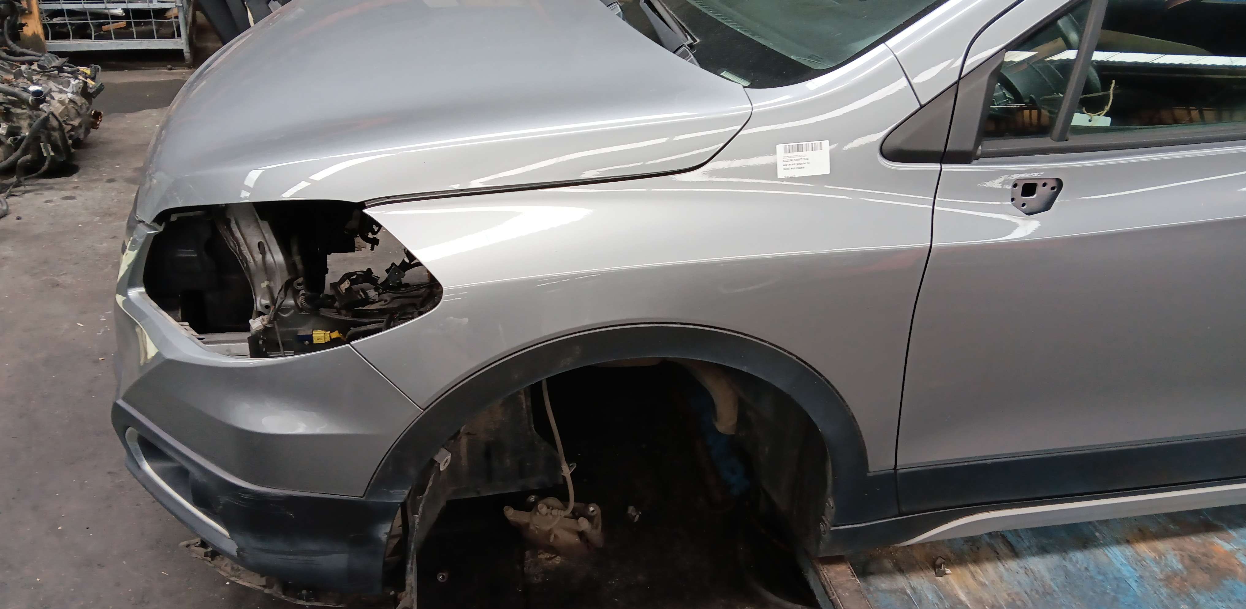 aile avant gauche Suzuki SX4 aile avant gauche Suzuki SX4