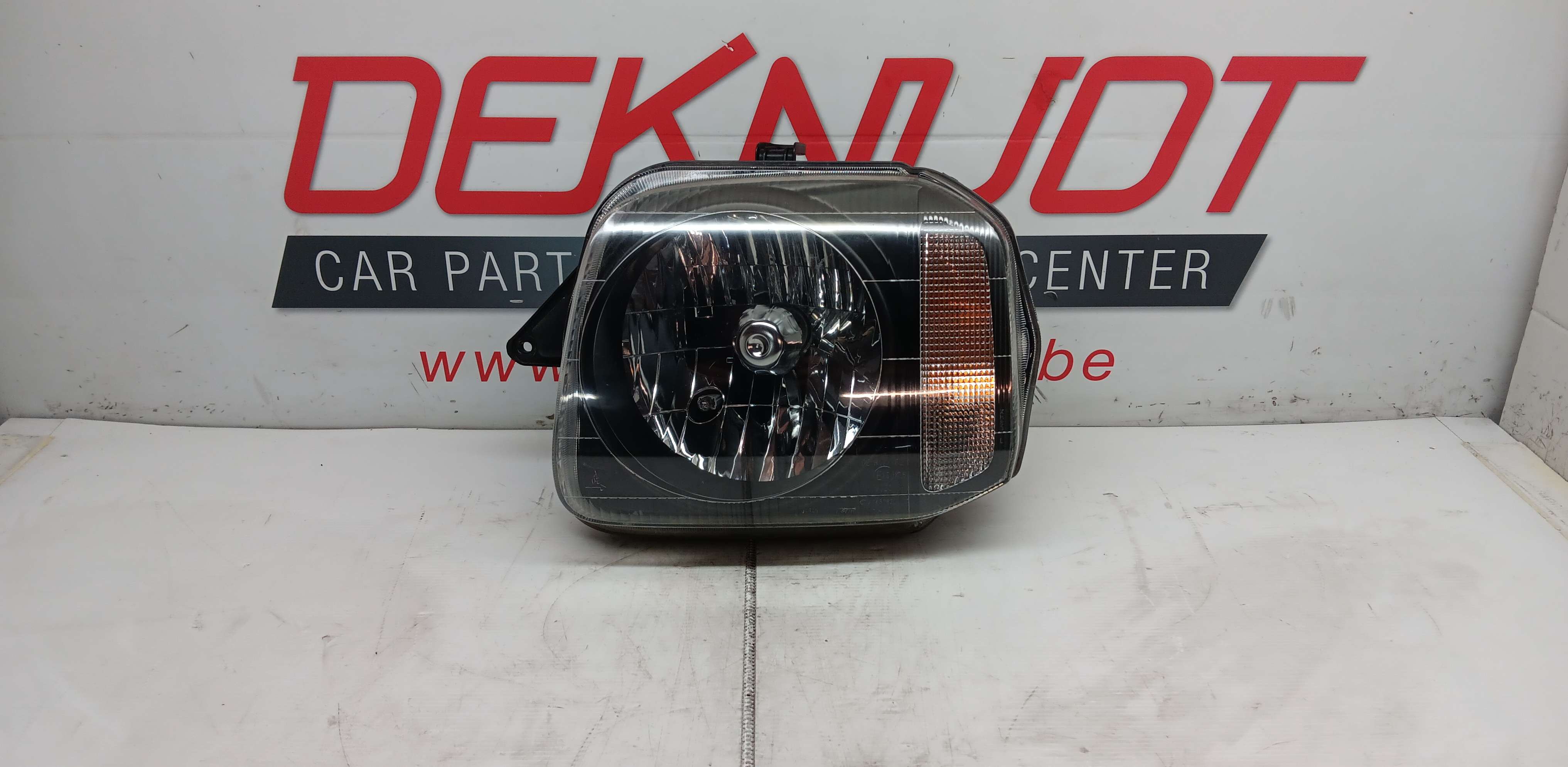 phare G Suzuki Jimny phare G Suzuki Jimny