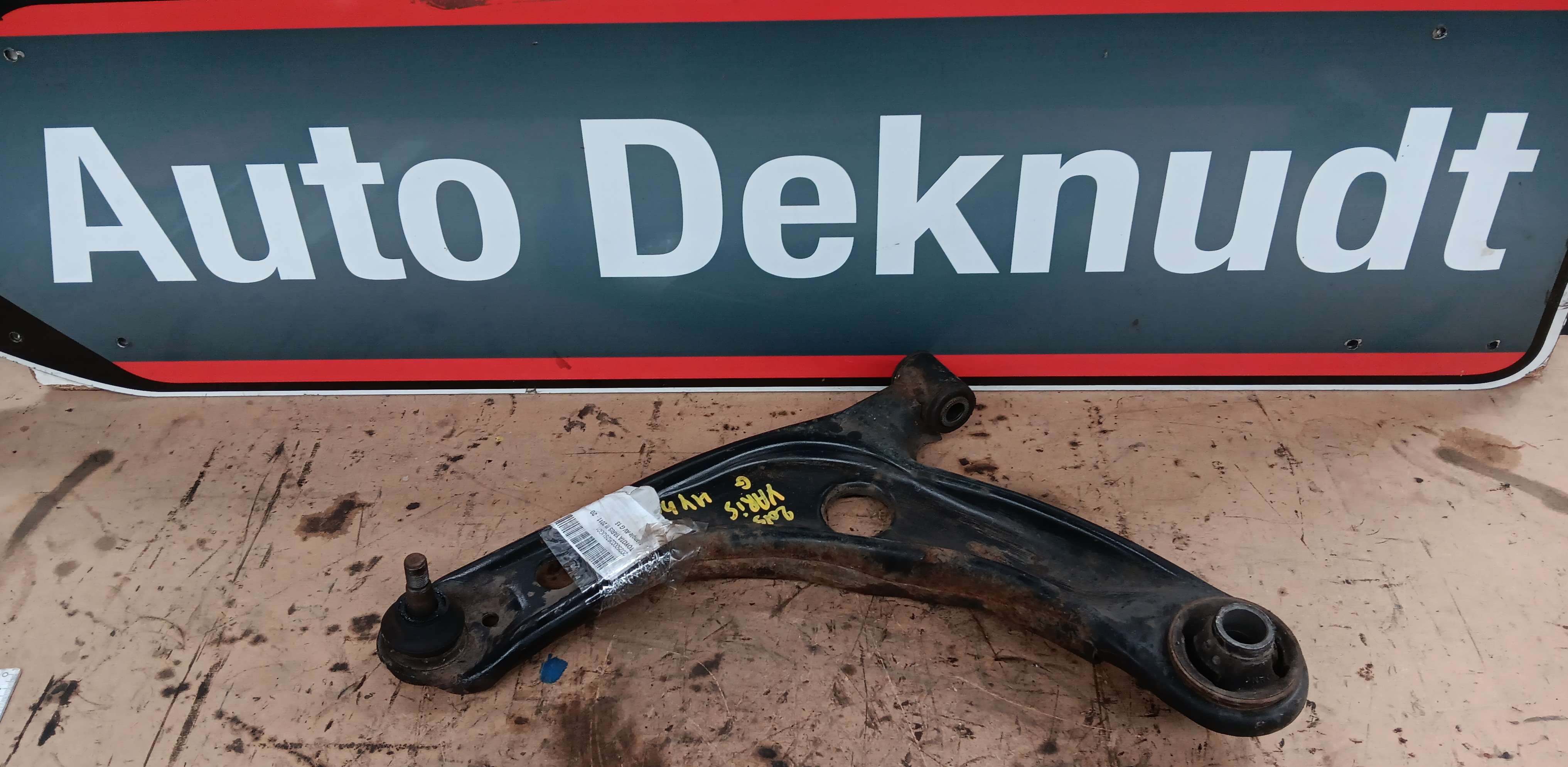 Draagarm links voor Toyota Yaris