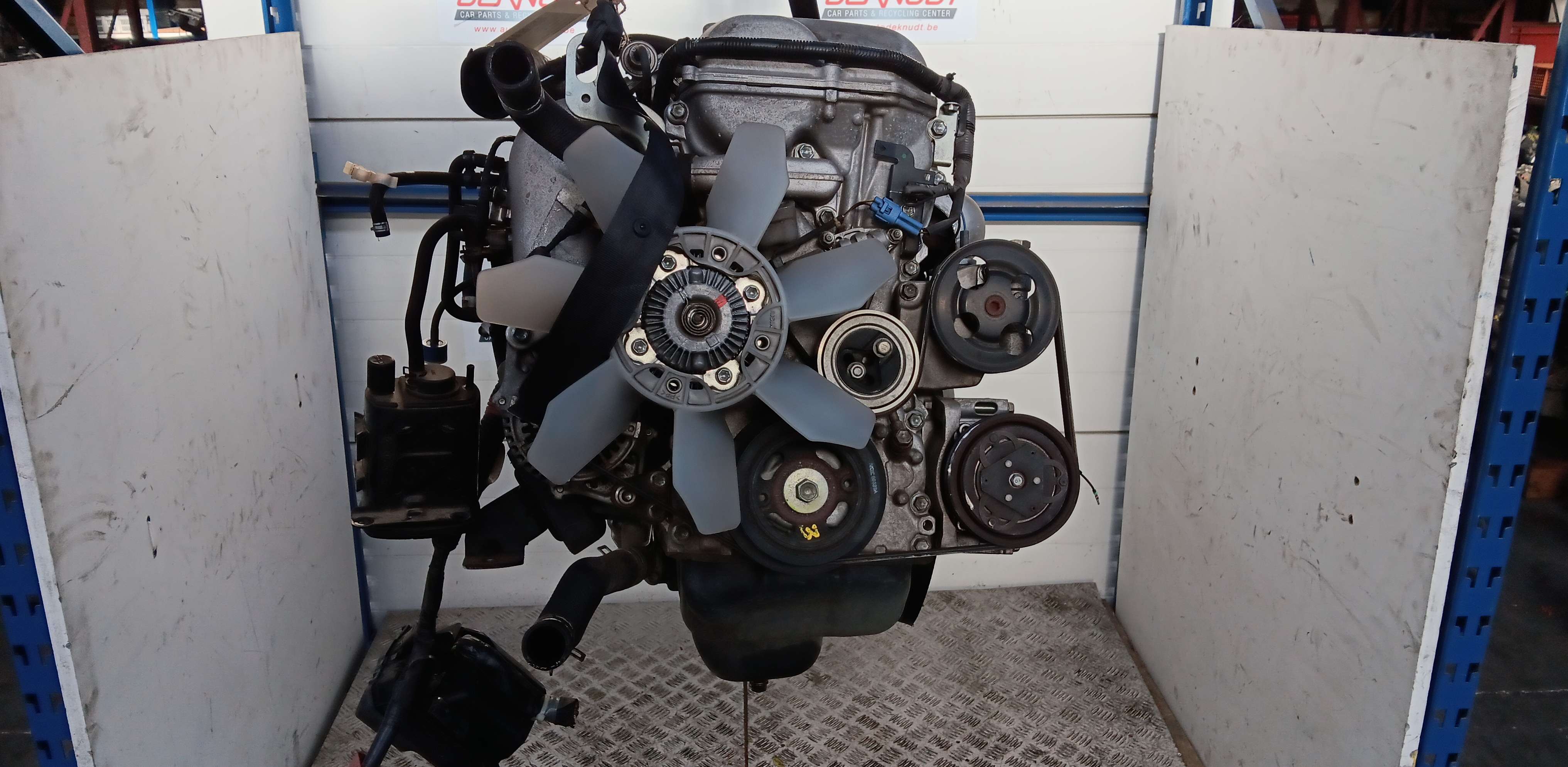 1. Motor Suzuki Jimny