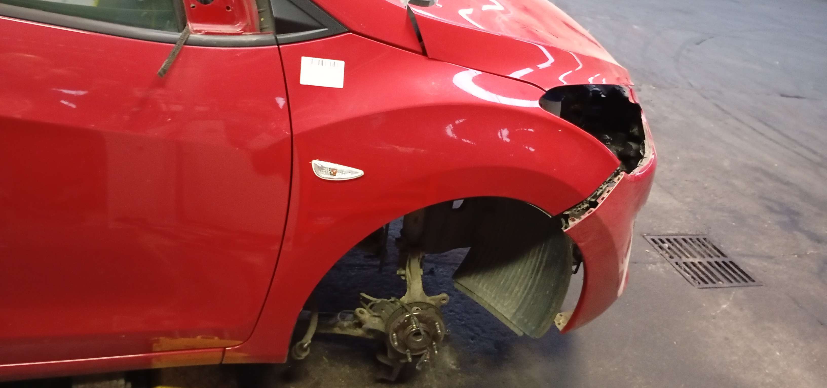 aile avant droite Hyundai i30