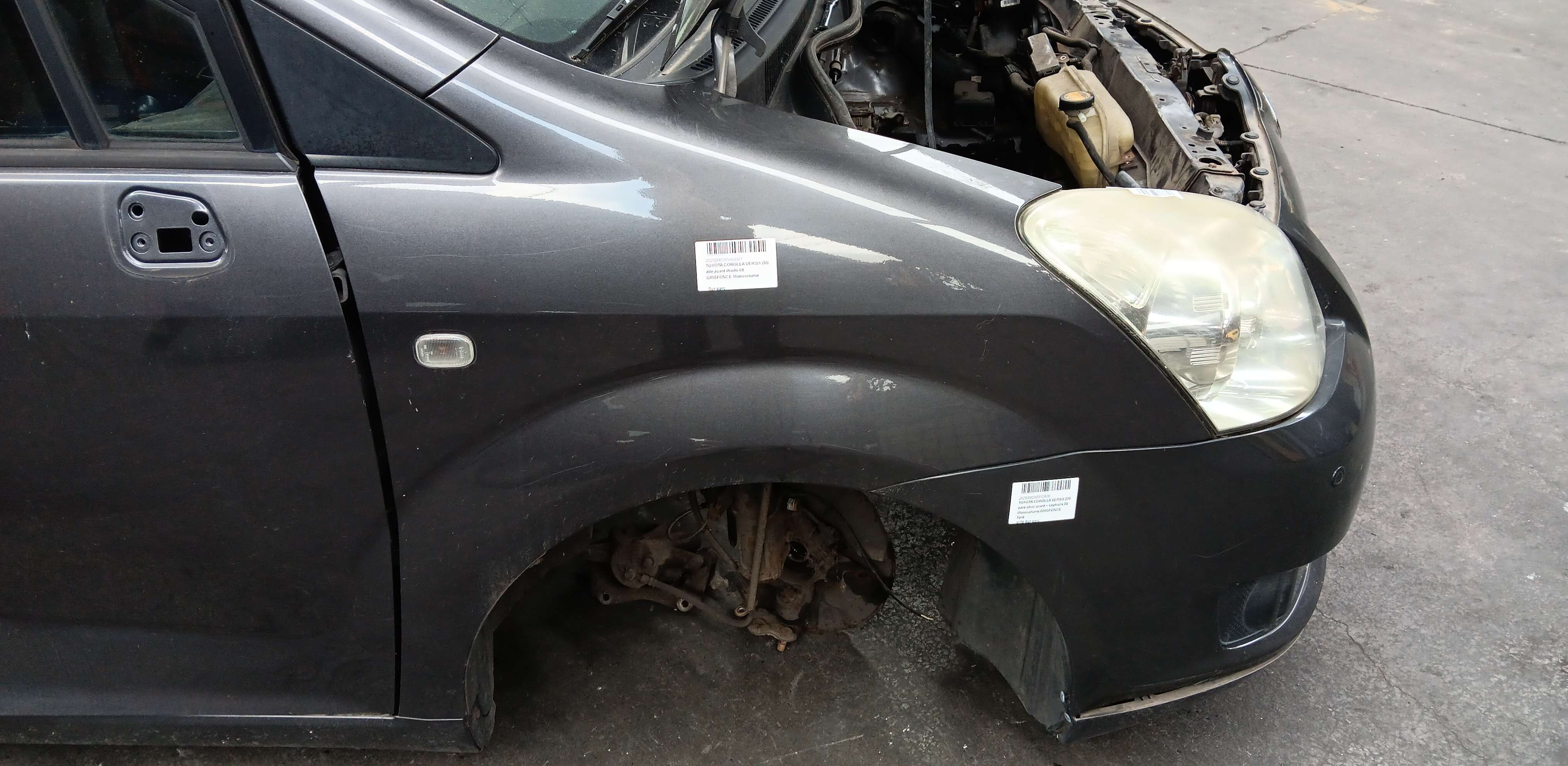 aile avant droite Toyota Verso 2004-2009