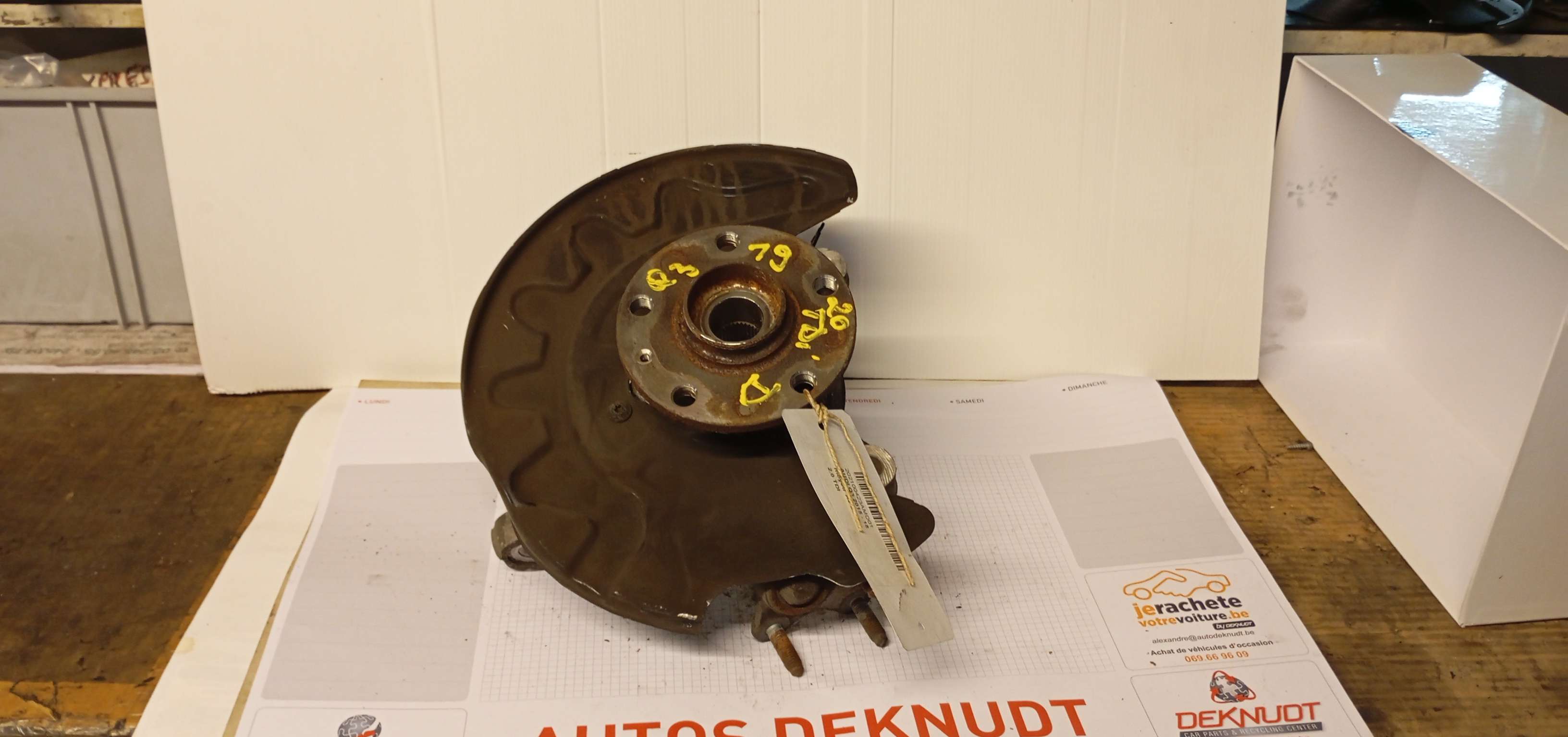 Fusee rechts voor Audi Q3