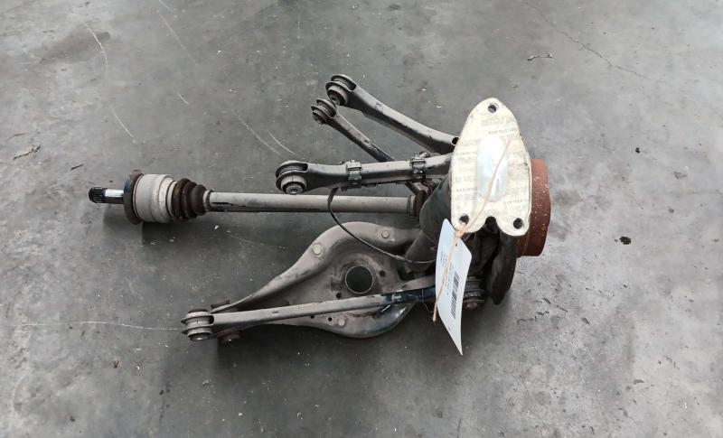 right rear hub
